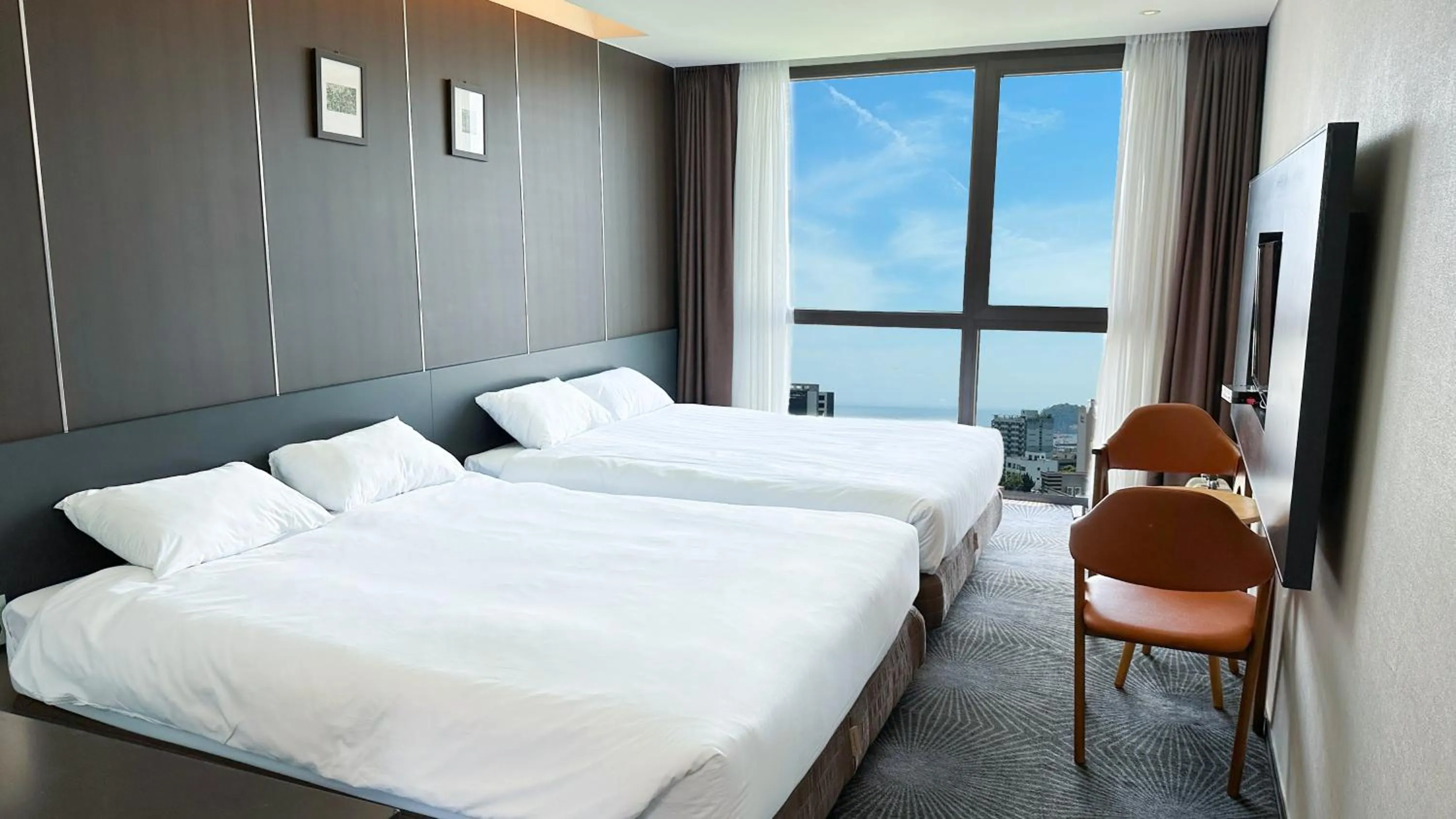 Bed in Golden Daisy Hotel