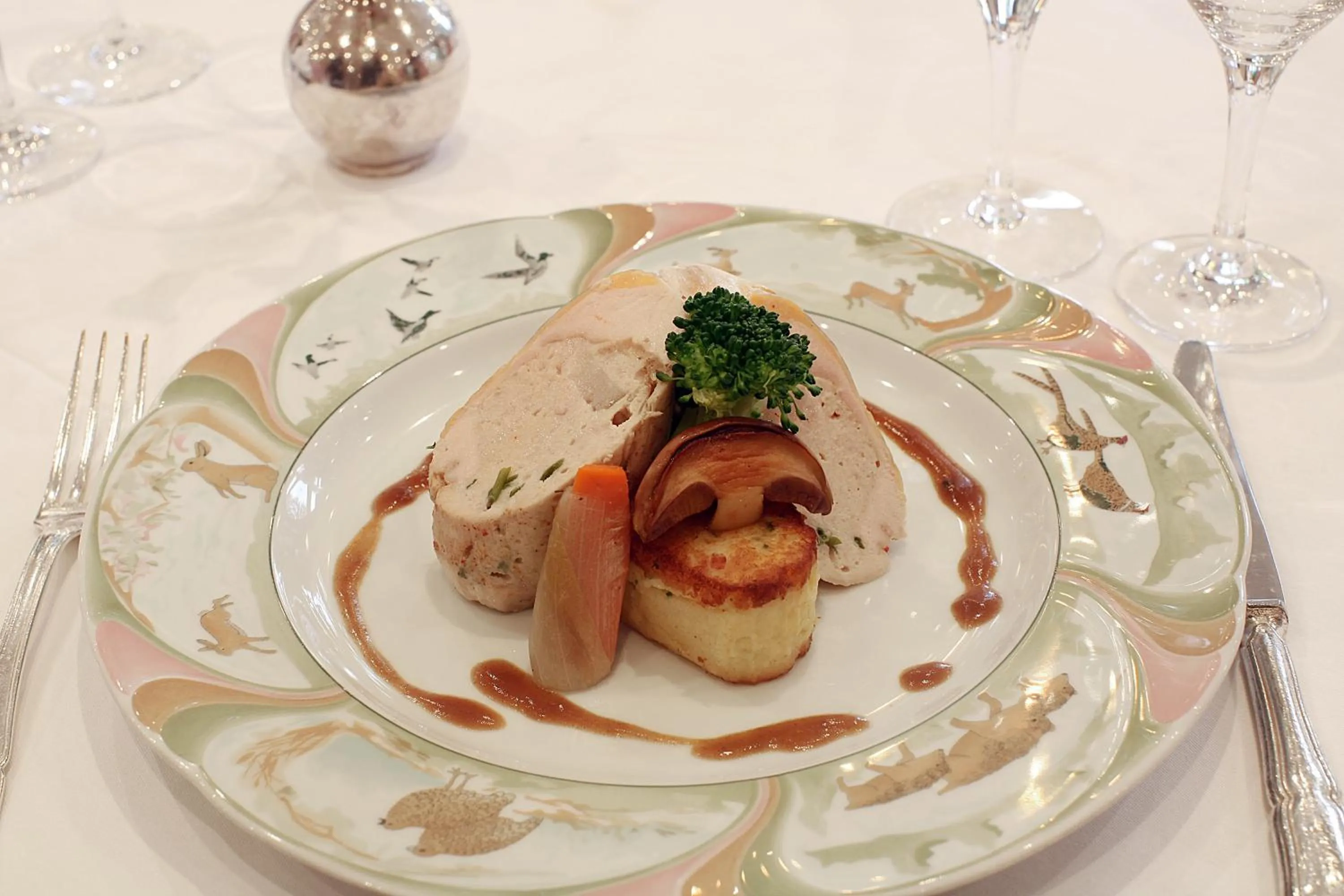 Food and drinks in Hotel Meyer