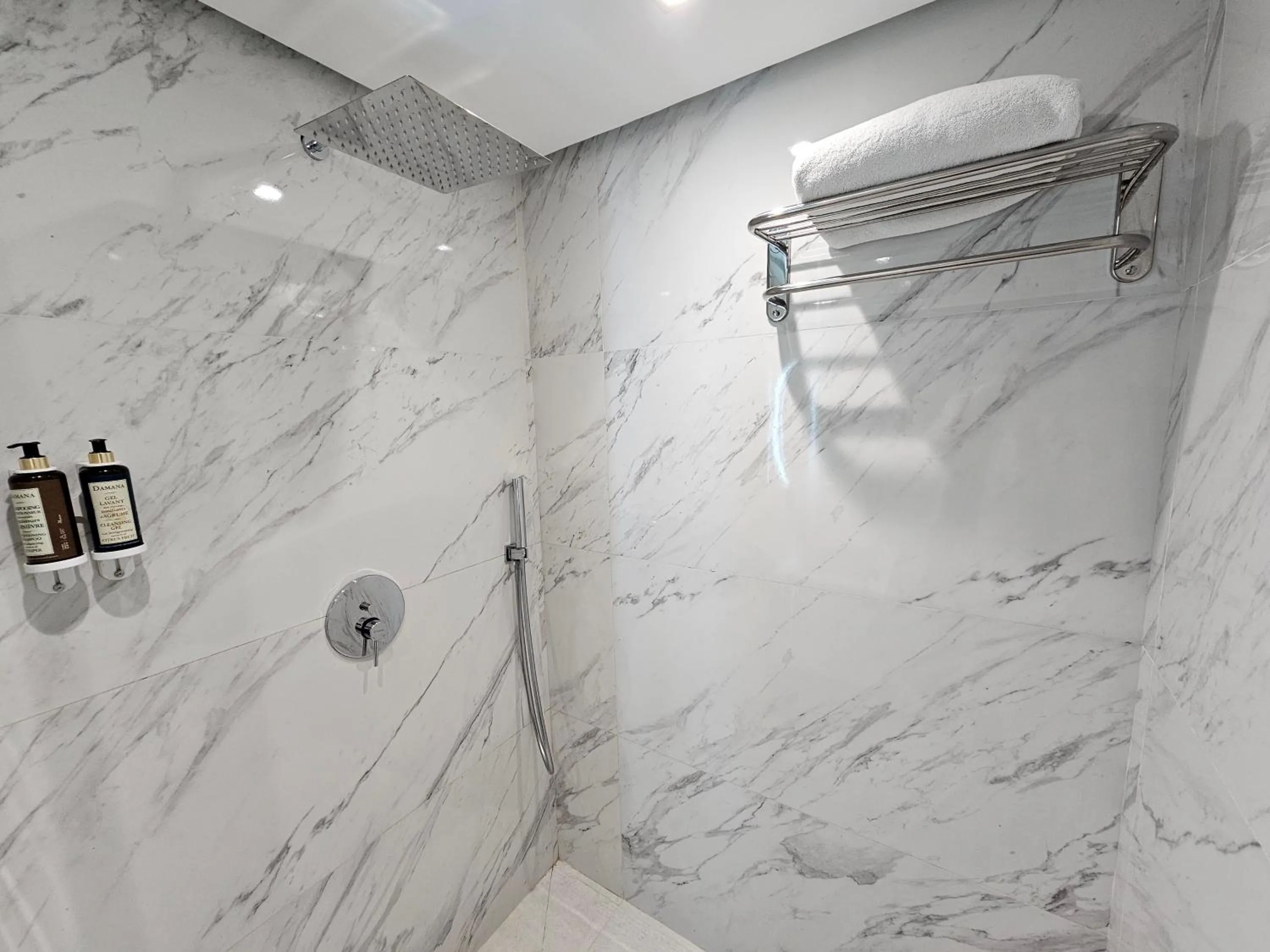 Bathroom in DownTown Hotel Maârif Casablanca By TSA