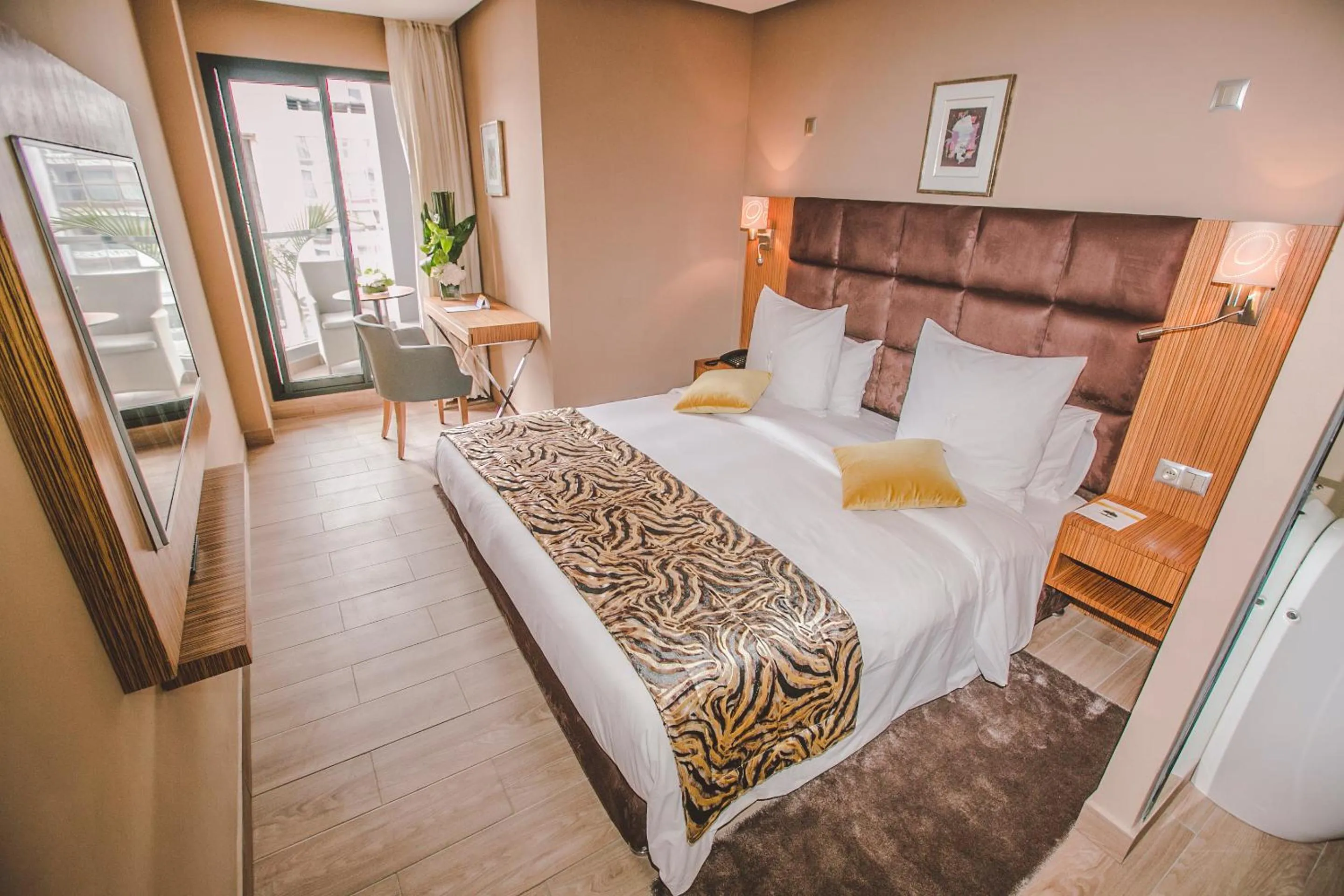 Bedroom, Bed in Hôtel Down Town Maarif