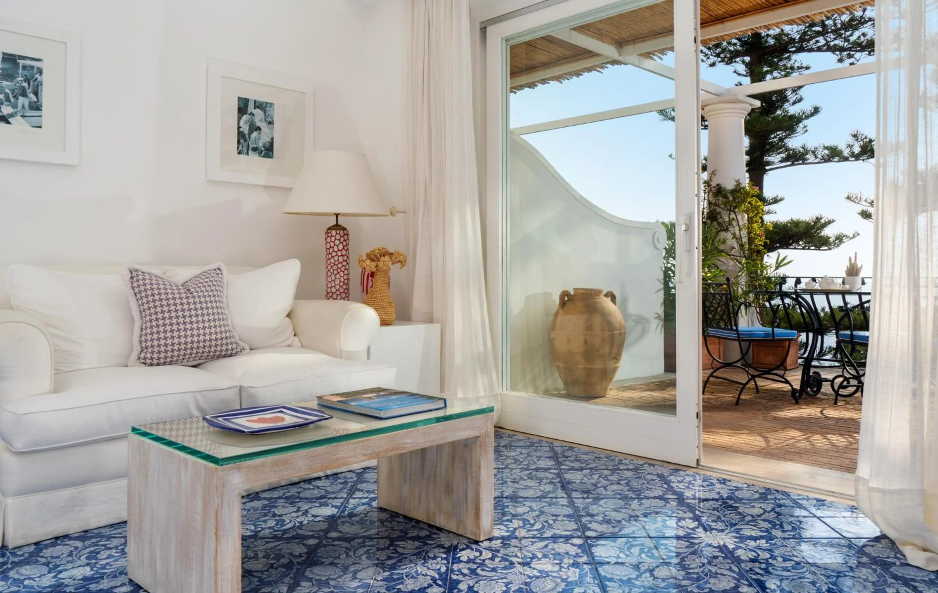 Property building in Hotel La Minerva