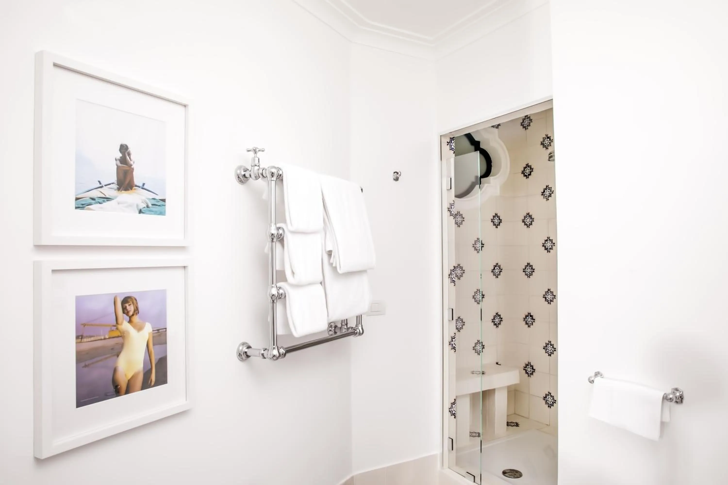 Shower in Hotel La Minerva