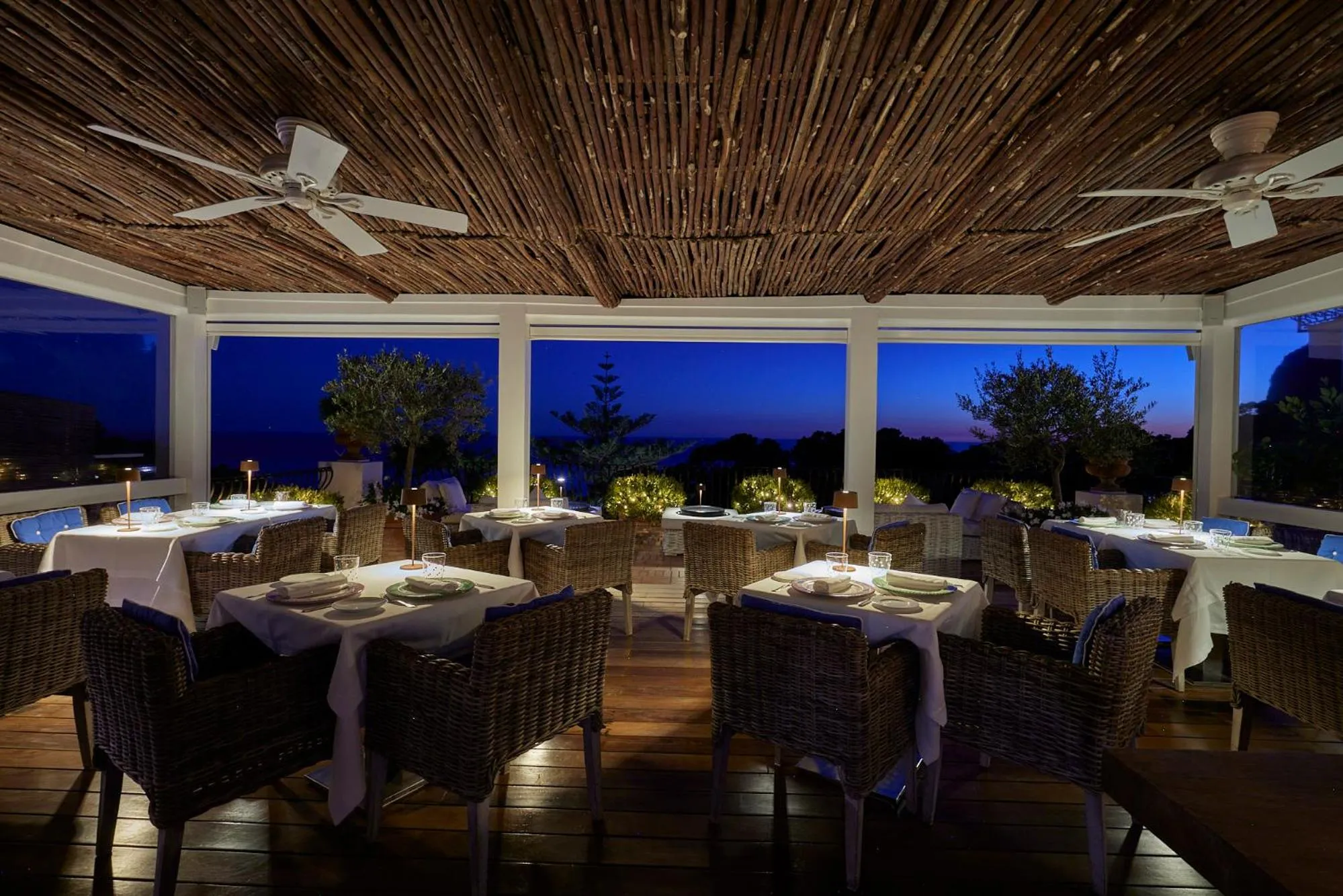 Restaurant/places to eat in Hotel La Minerva