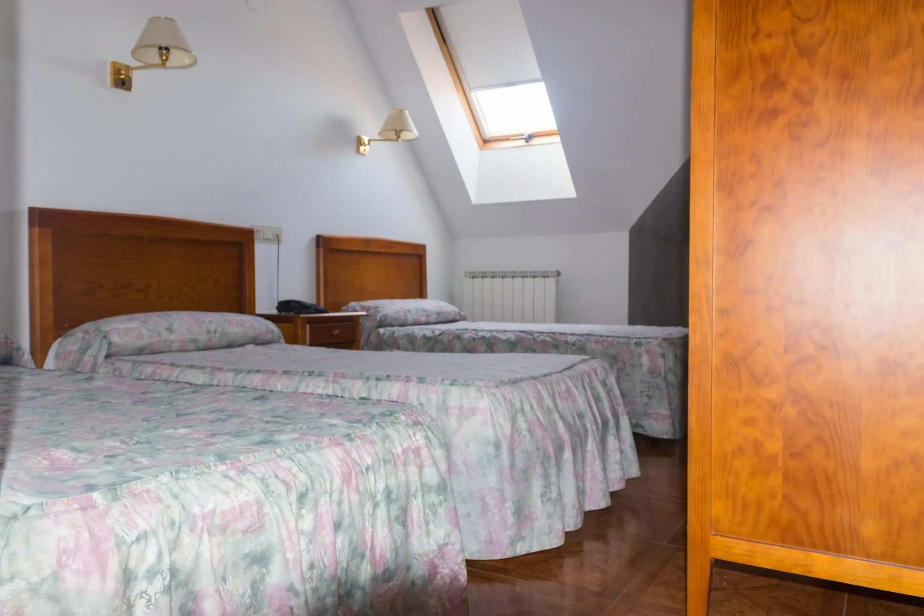 Triple Room in Hotel Avenida III Triple Room in Hotel Avenida III