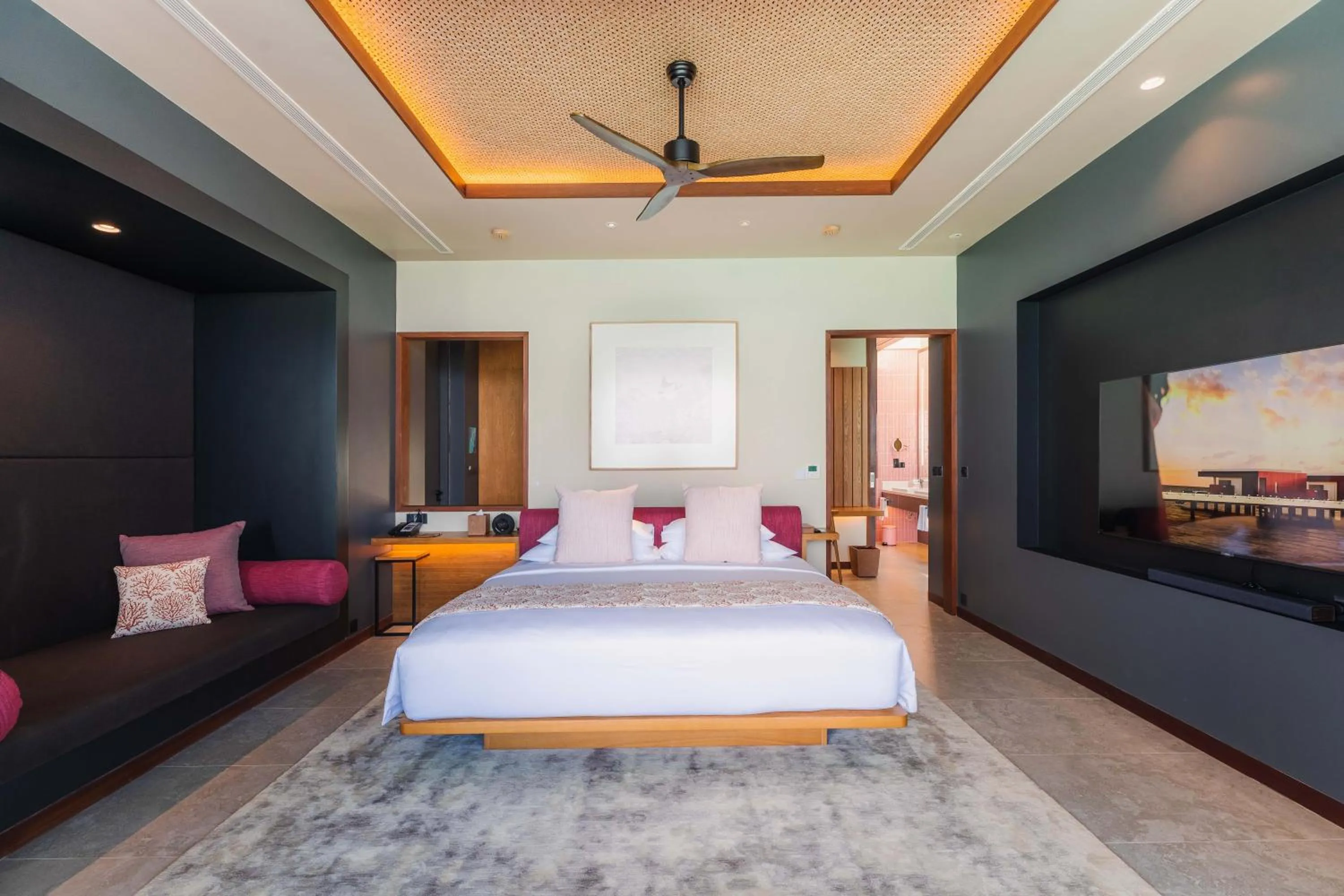 Bed in Veligandu Maldives Resort Island