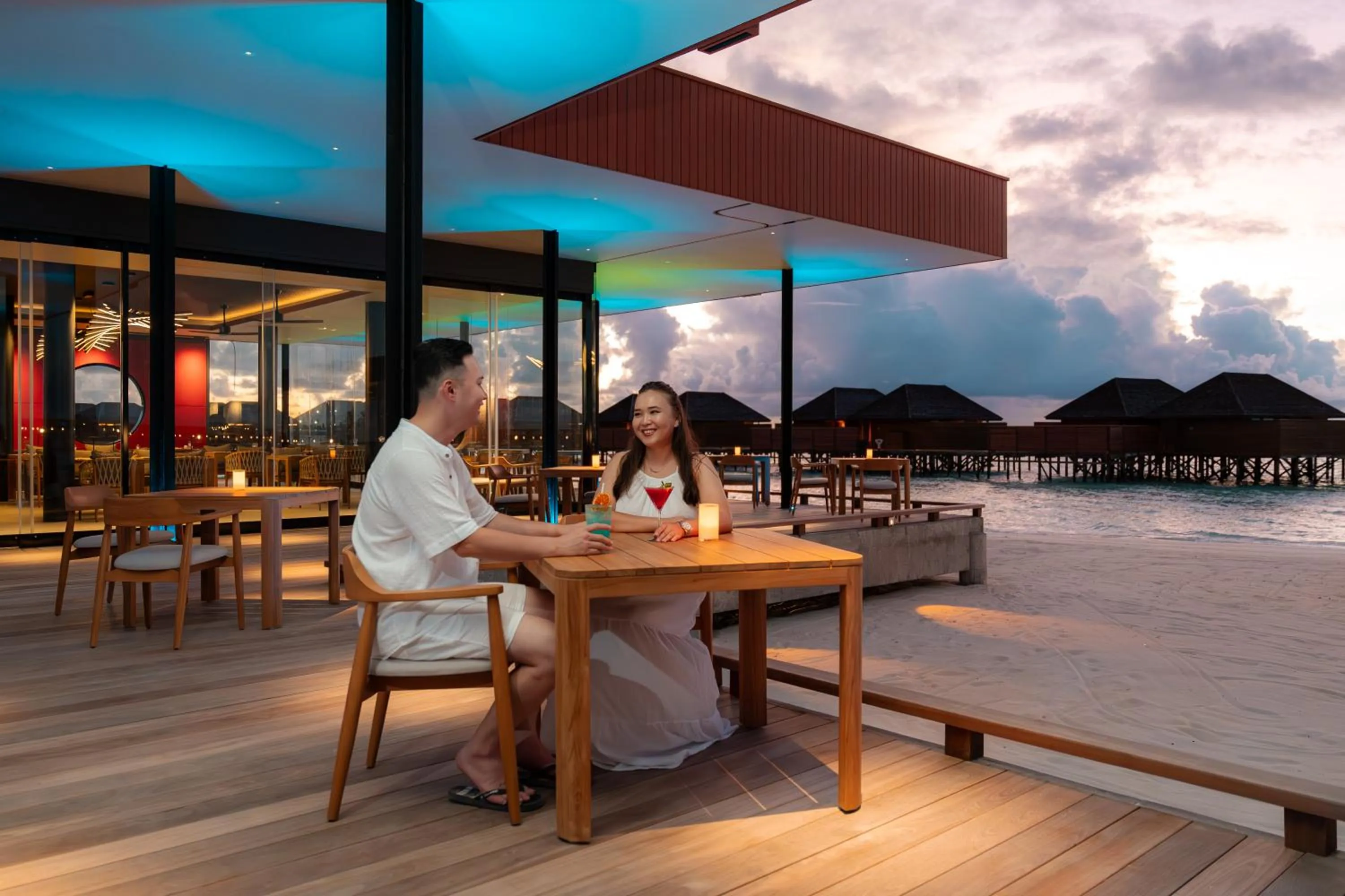 Lounge or bar in Veligandu Maldives Resort Island