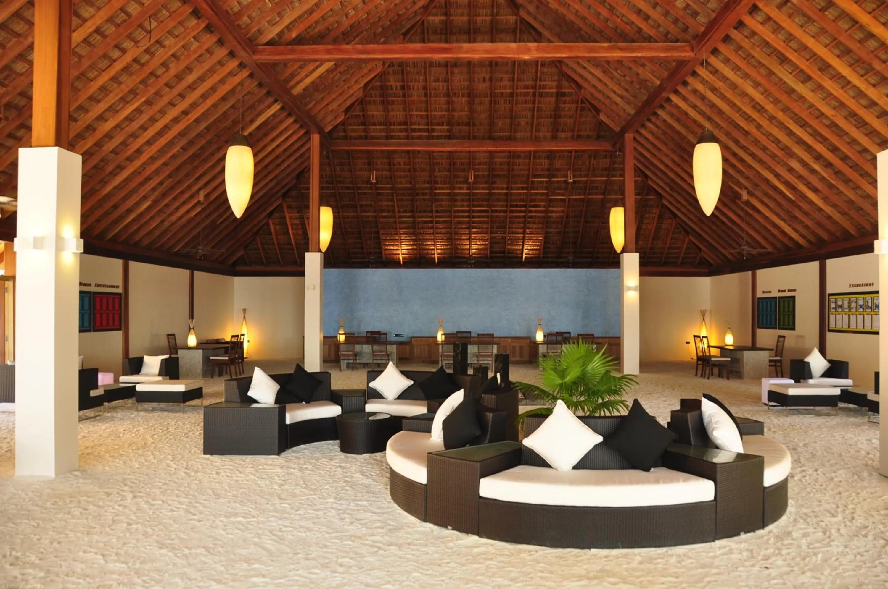 Lobby or reception in Vilamendhoo Island Resort & Spa