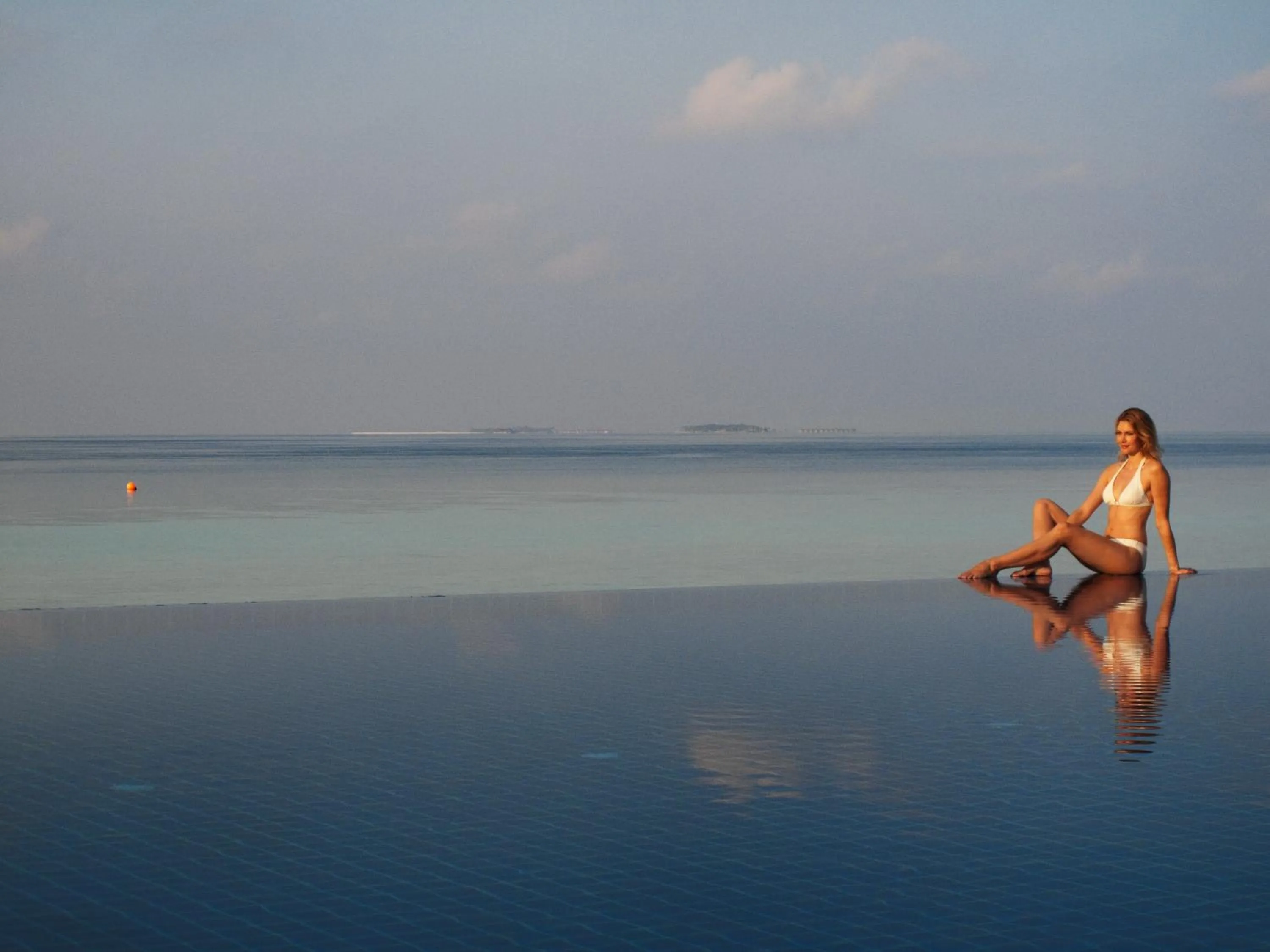 Swimming pool in Vilamendhoo Island Resort & Spa