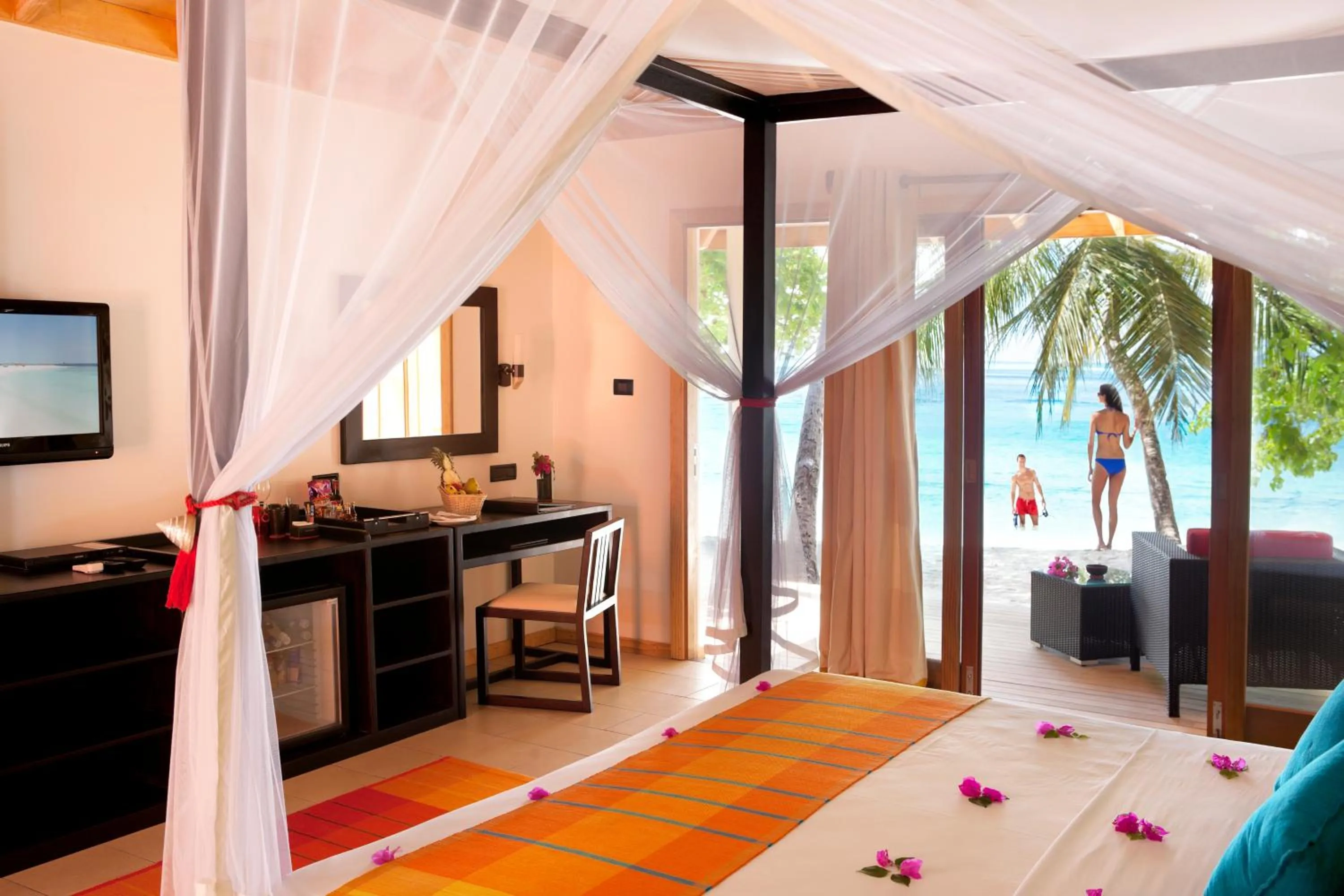 Photo of the whole room, Bed in Vilamendhoo Island Resort & Spa
