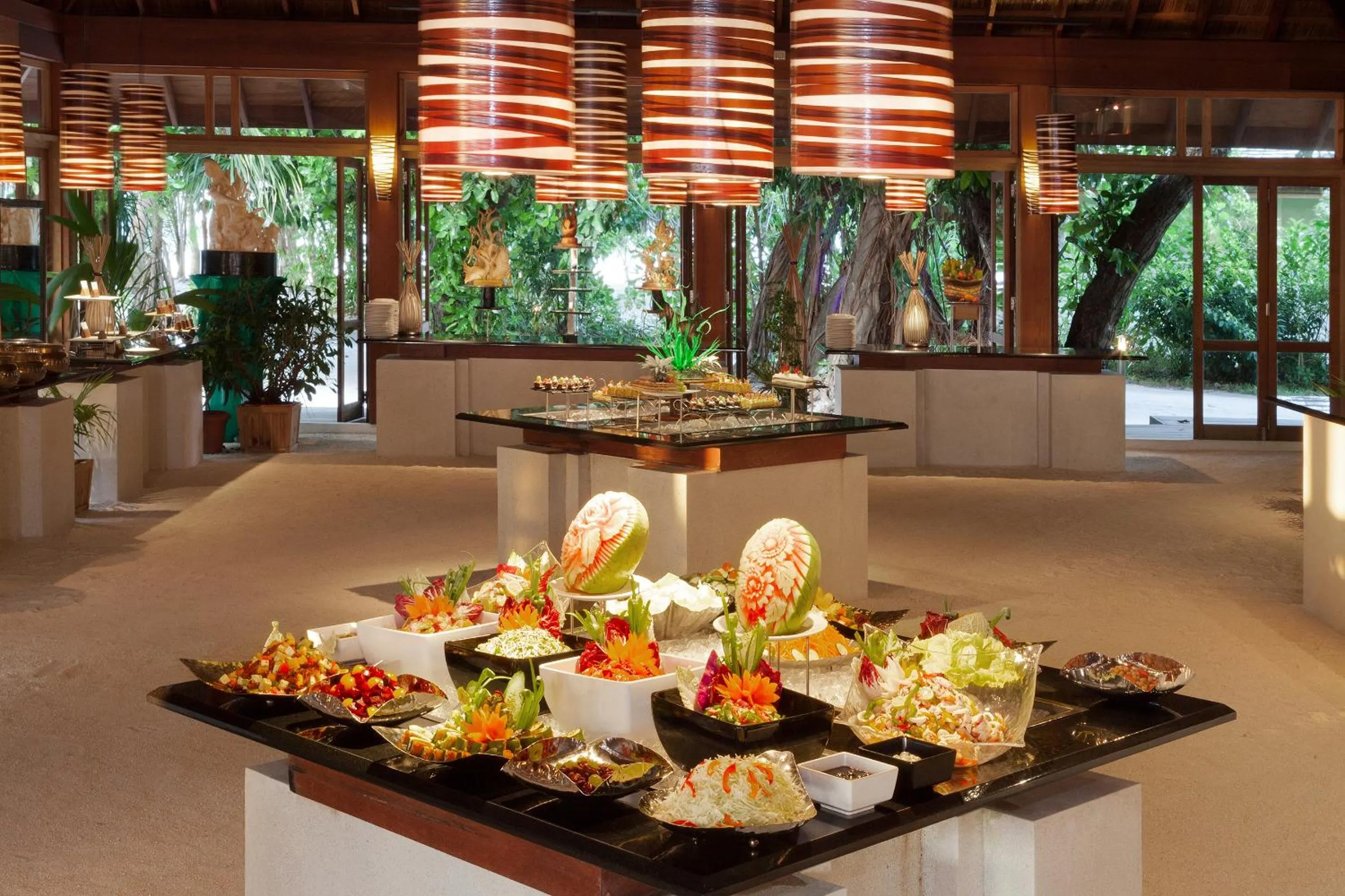 Restaurant/places to eat in Vilamendhoo Island Resort & Spa