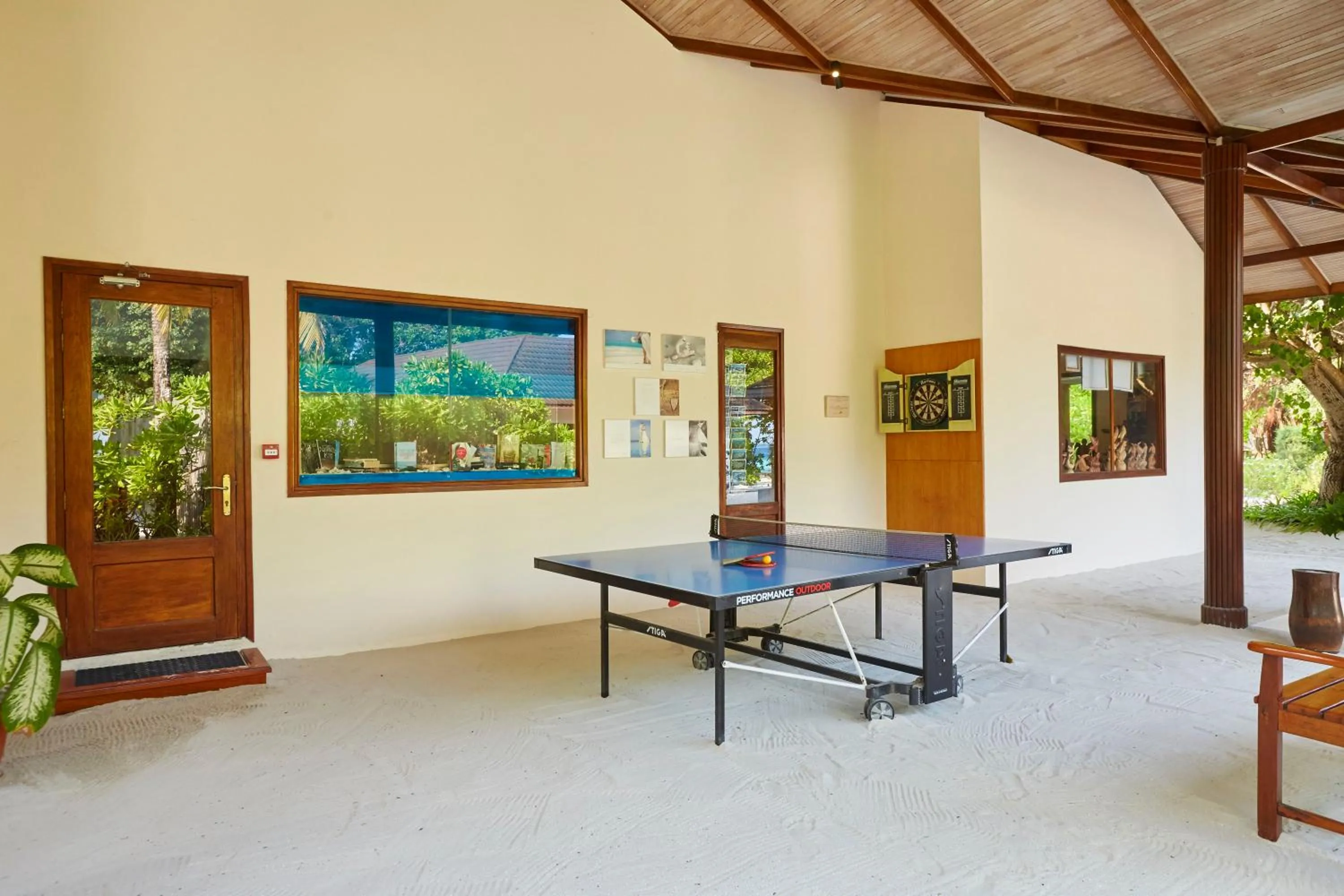 Darts in Komandoo Island Resort & Spa
