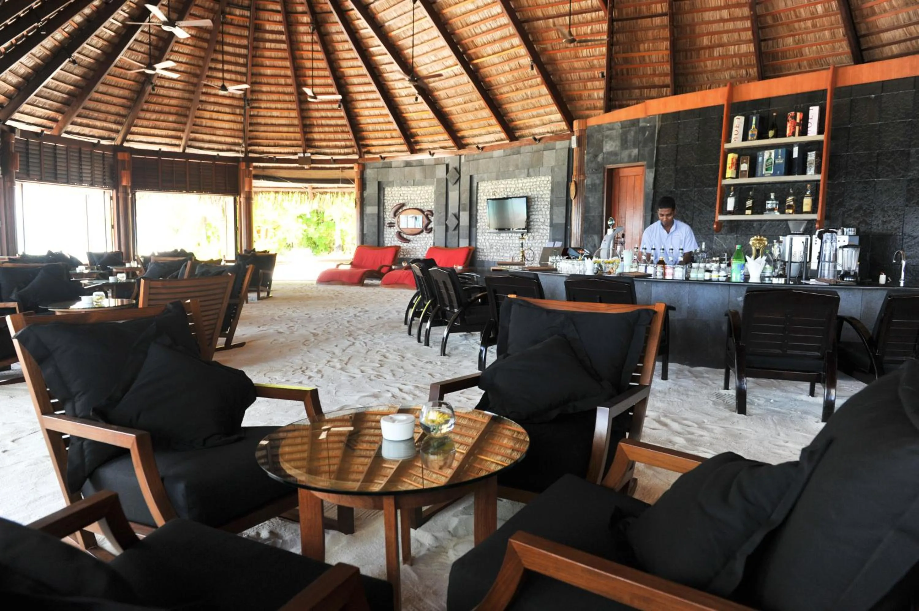 Lounge or bar in Komandoo Island Resort & Spa