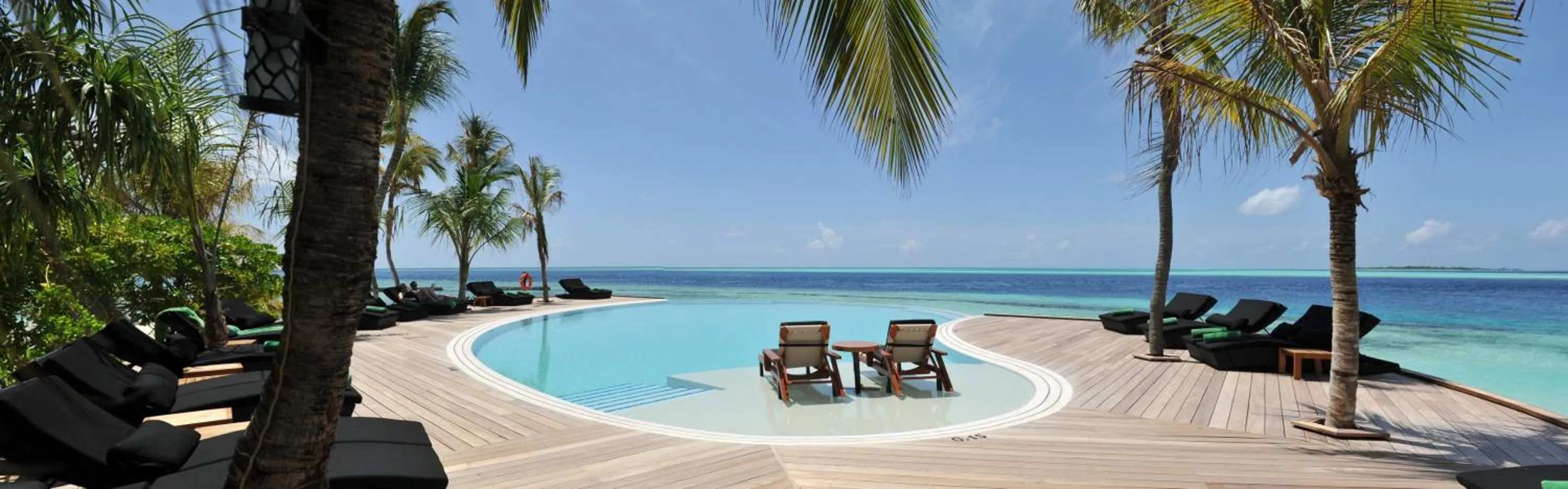 Swimming pool in Komandoo Island Resort & Spa