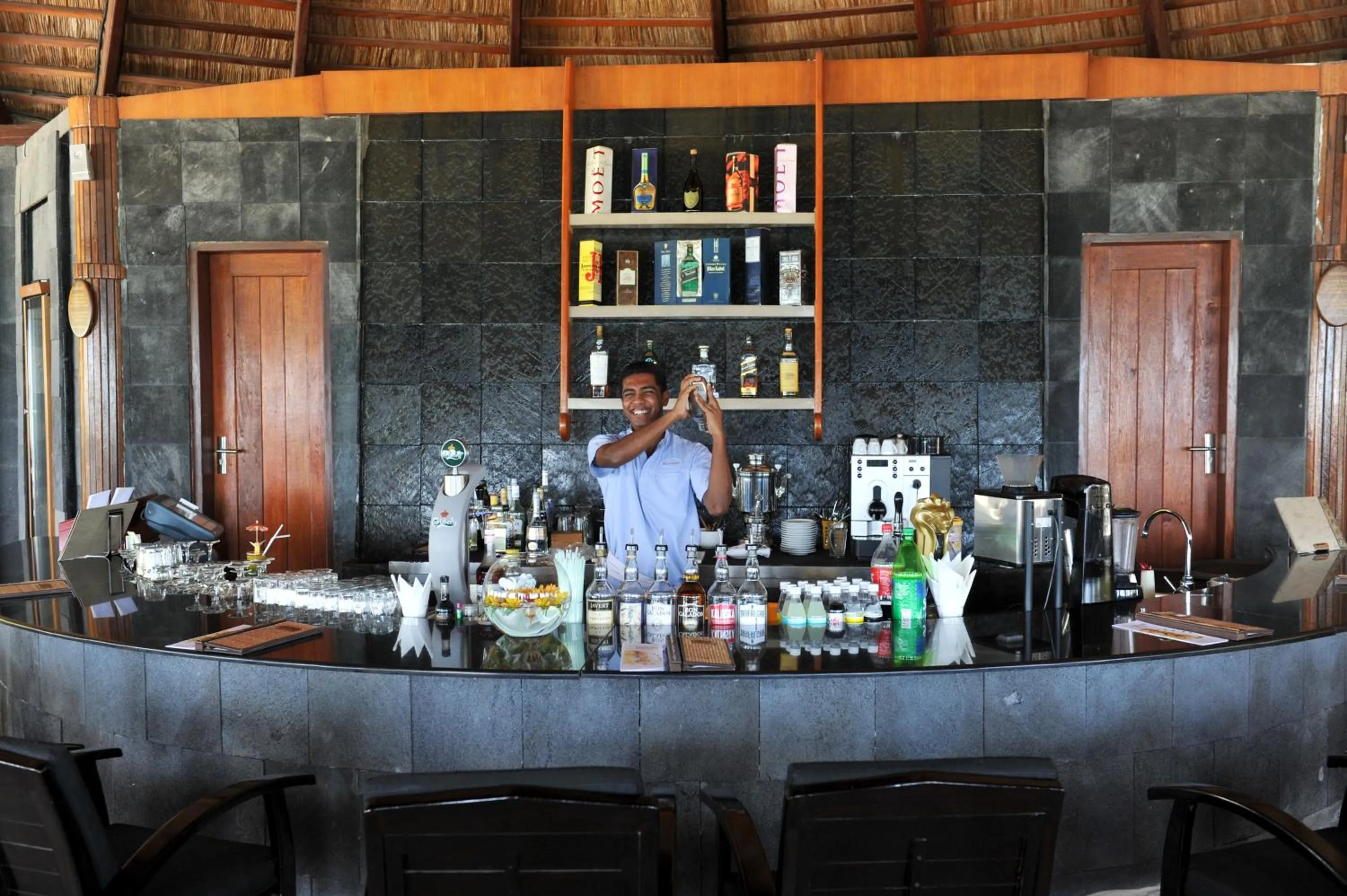 Lounge or bar in Komandoo Island Resort & Spa