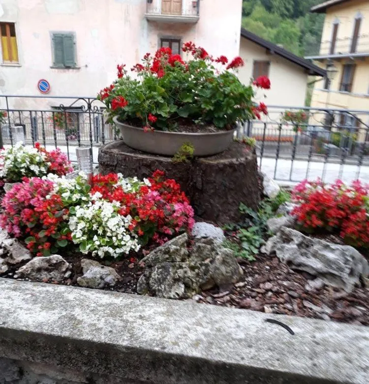 Decorative detail in Hotel Americana