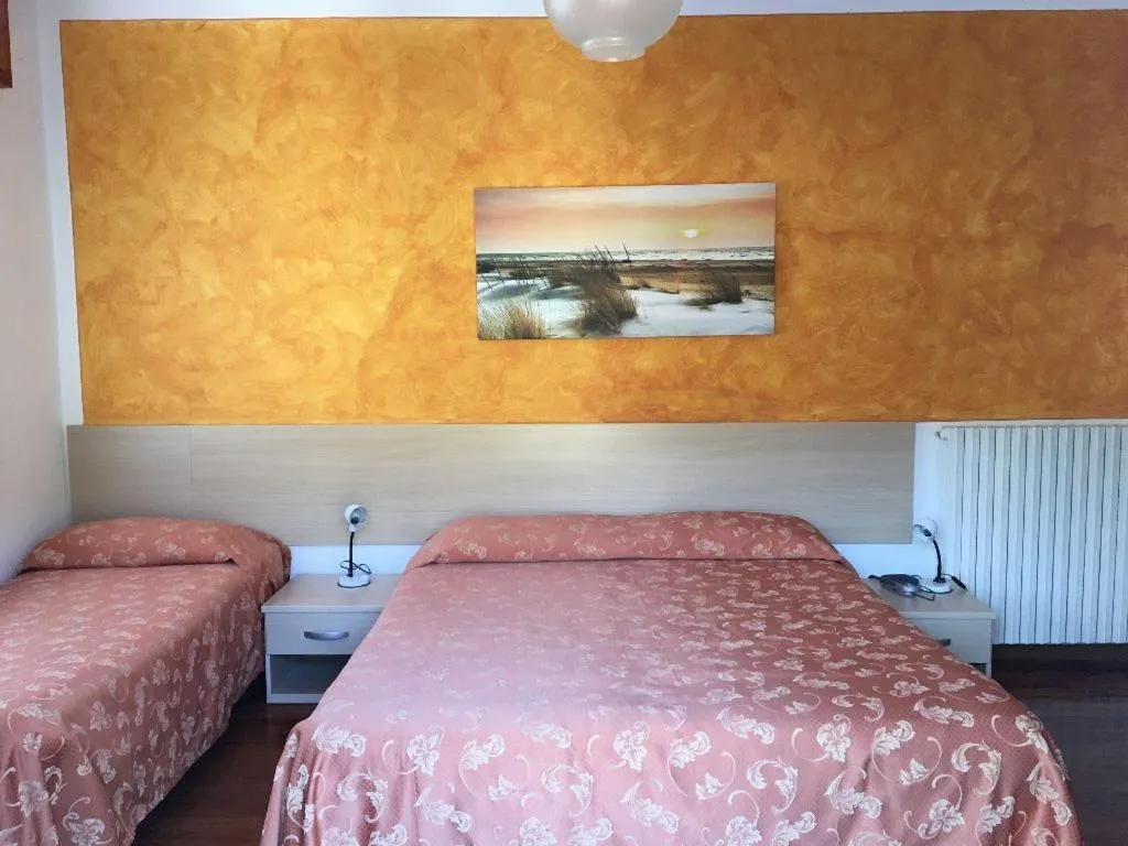 Bedroom, Bed in Hotel Americana