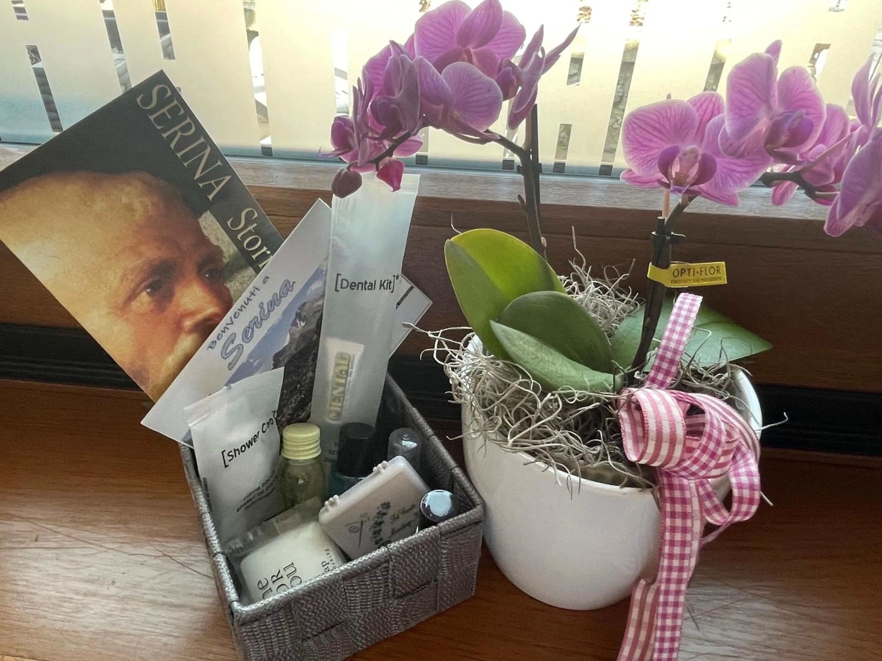 Decorative detail in Hotel Americana