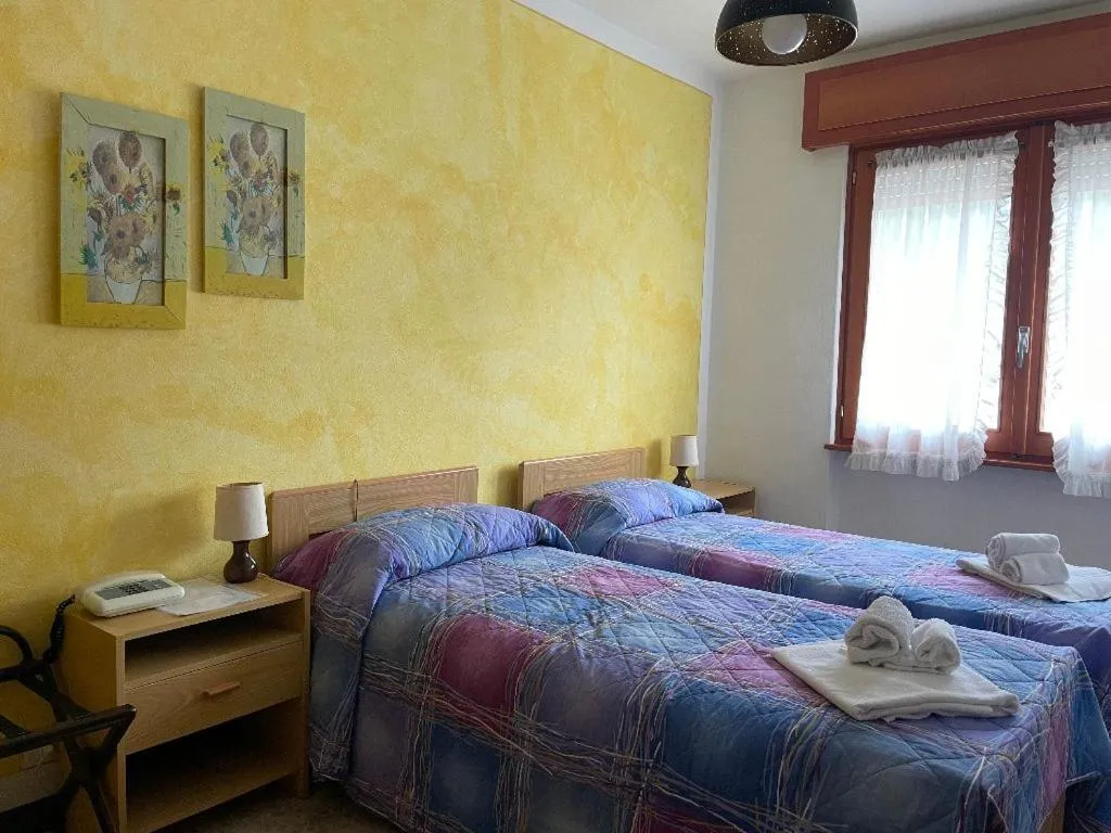 City view, Bed in Hotel Americana