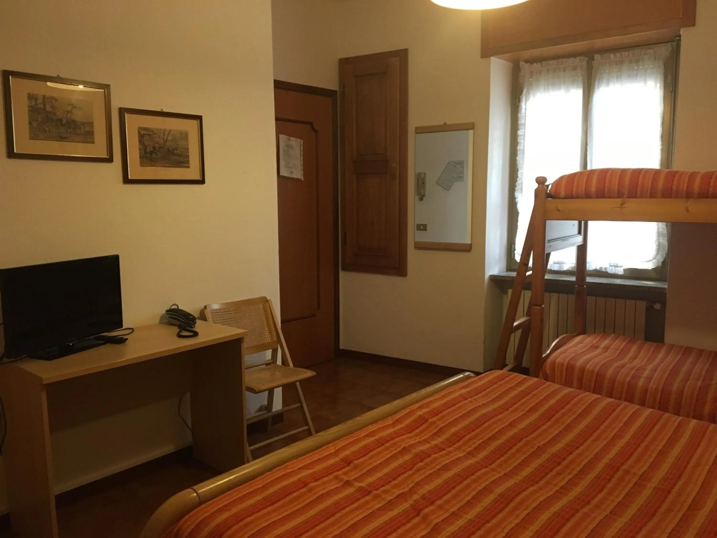 Photo of the whole room, Bed in Hotel Americana