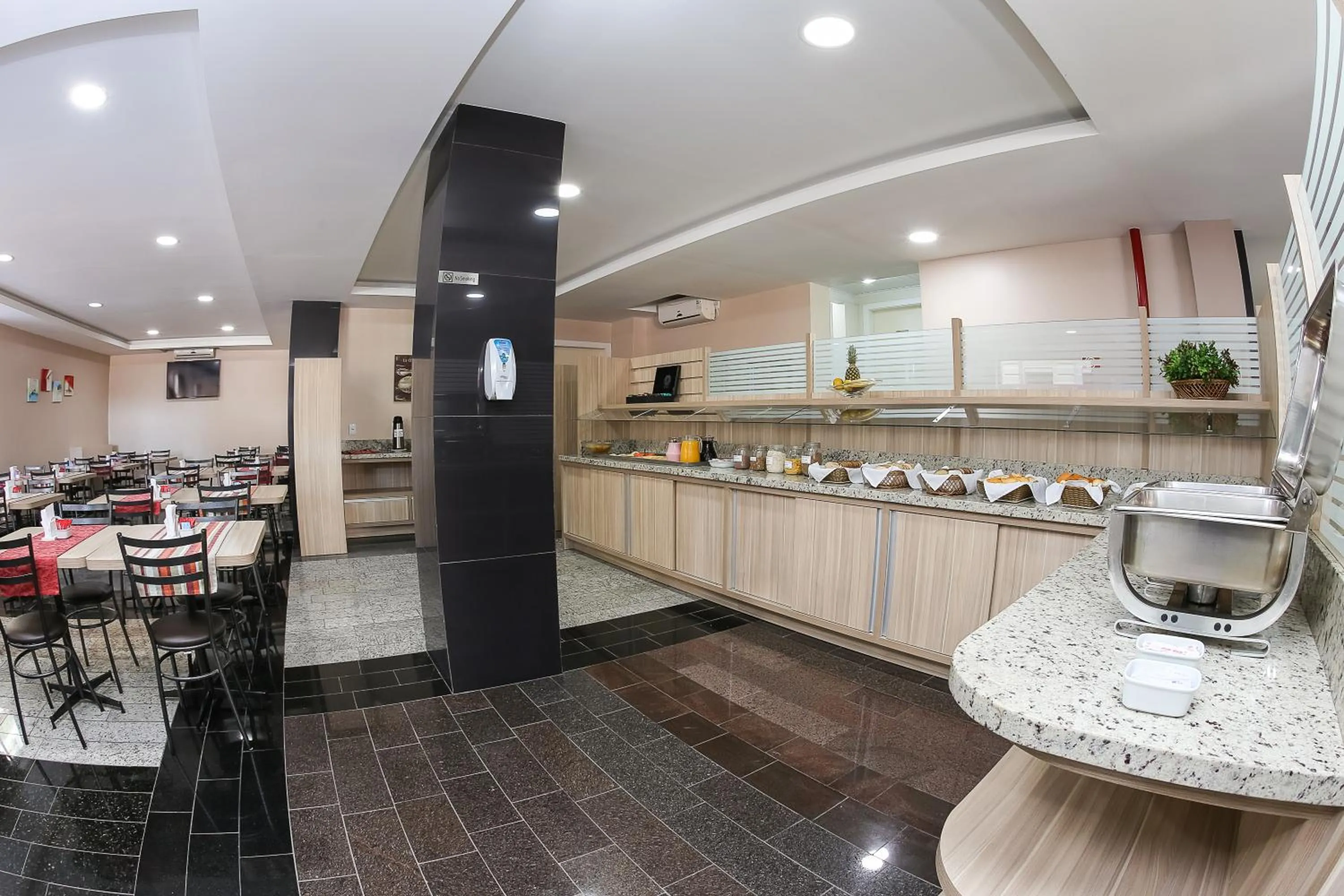 Restaurant/places to eat in Hotel Express Centro Histórico