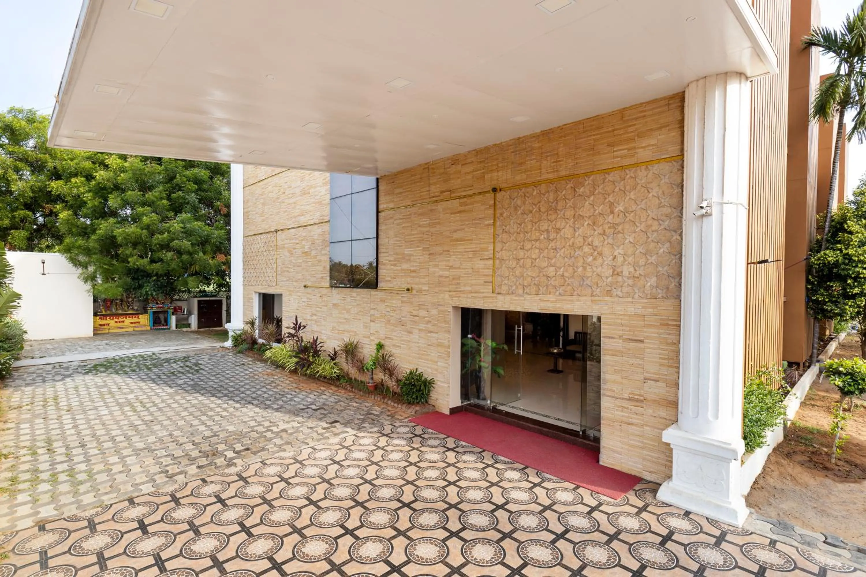 Facade/entrance in juSTa Sarang Rameshwaram