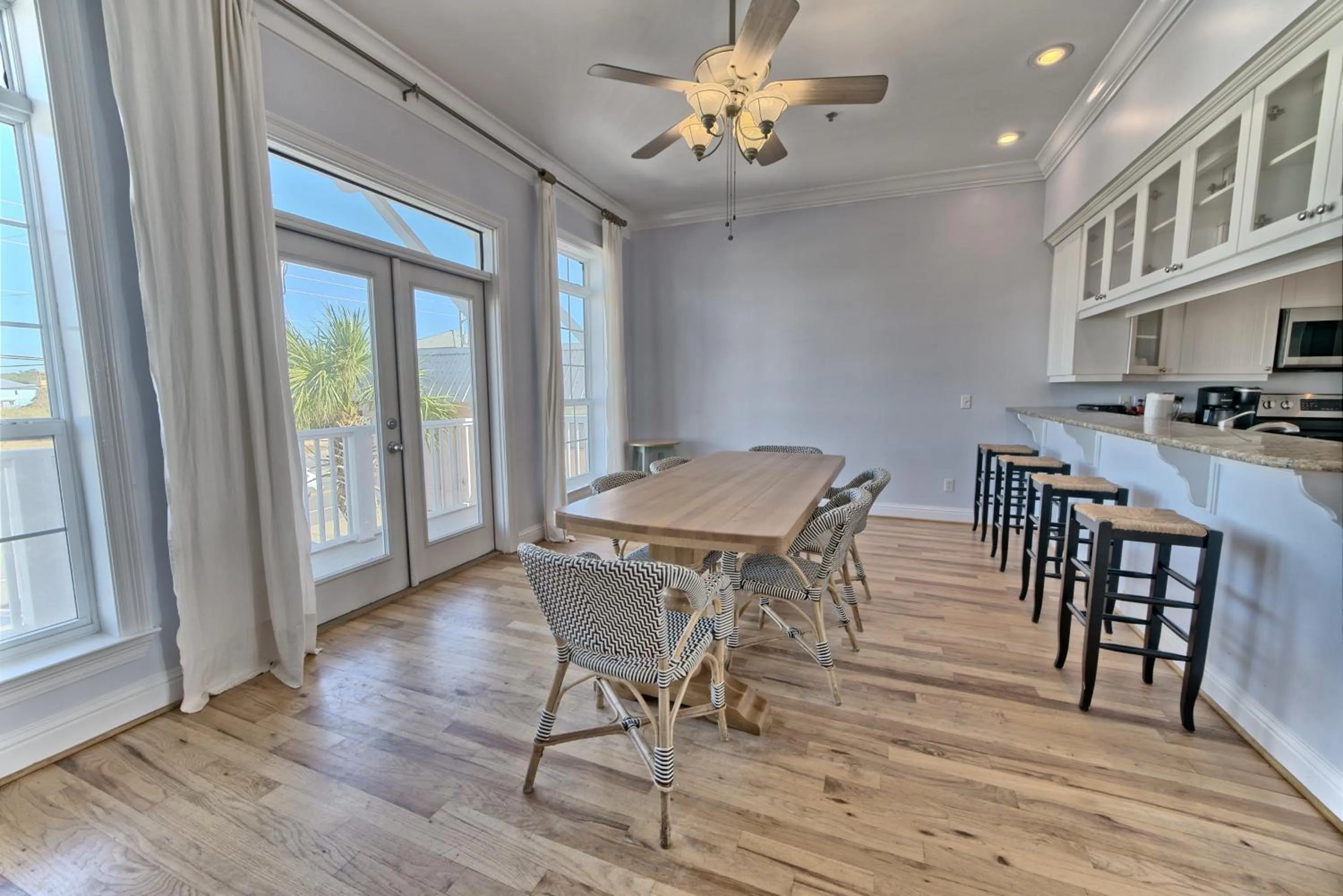 Dining area in Pineapple Villas