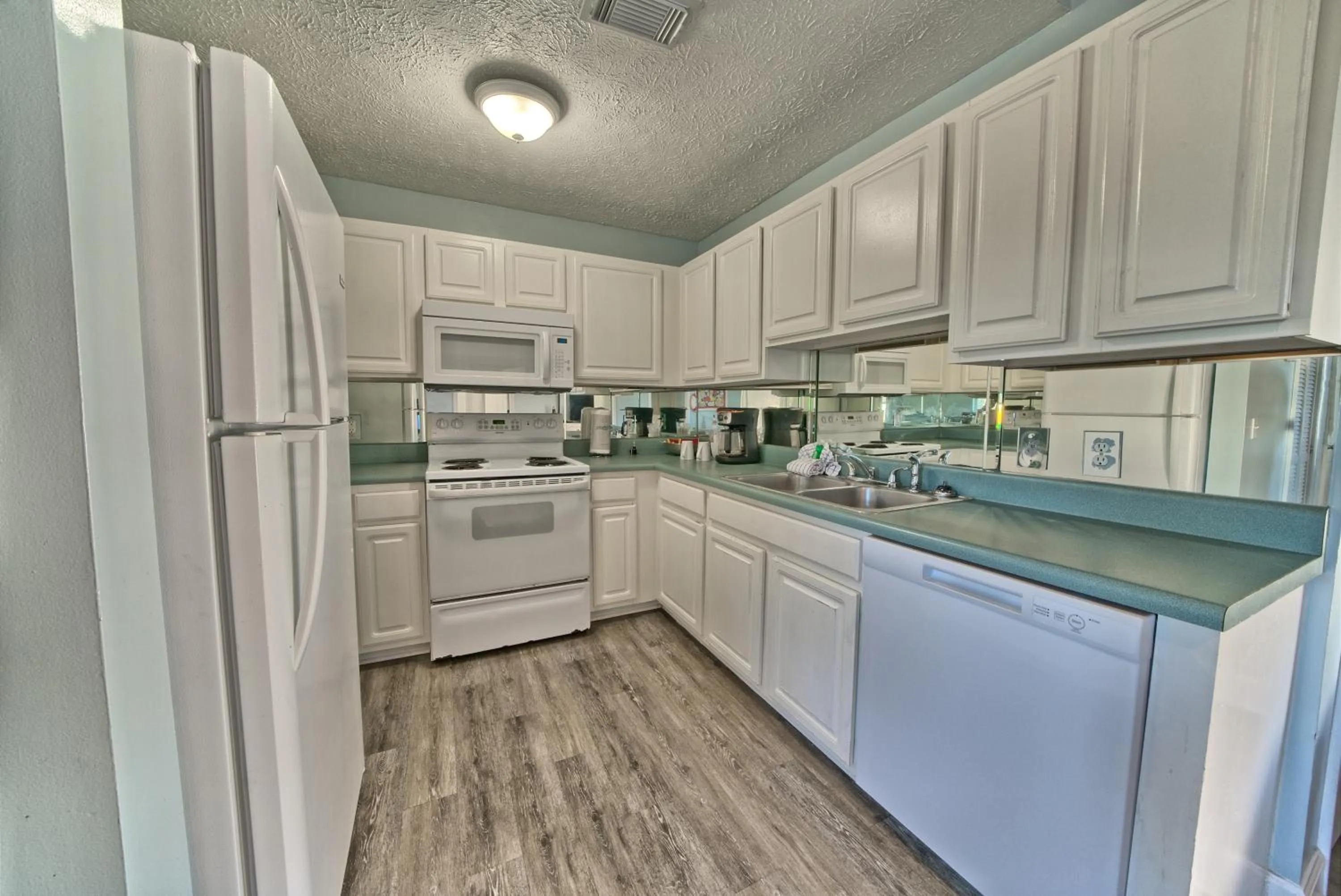 kitchen in Pineapple Villas