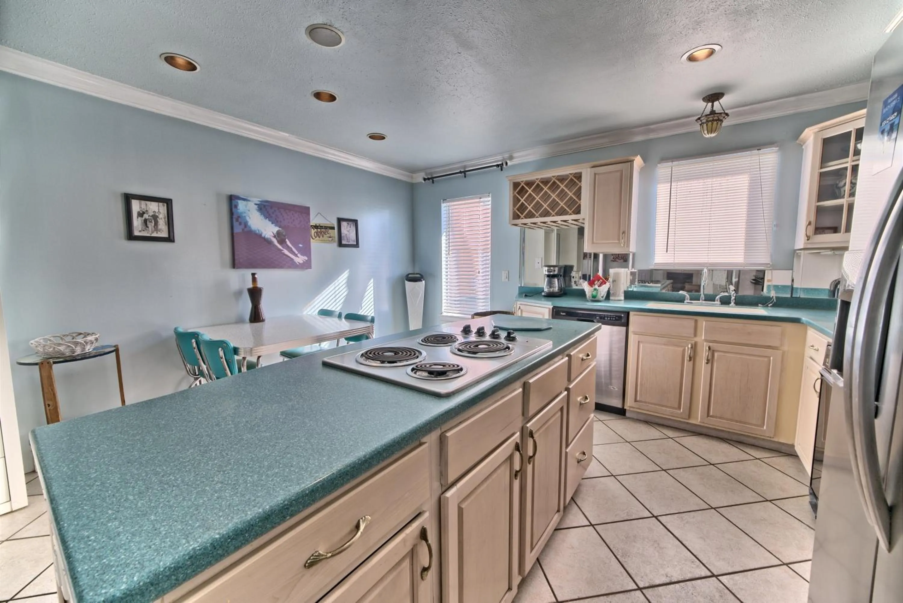 Dining area in Pineapple Villas