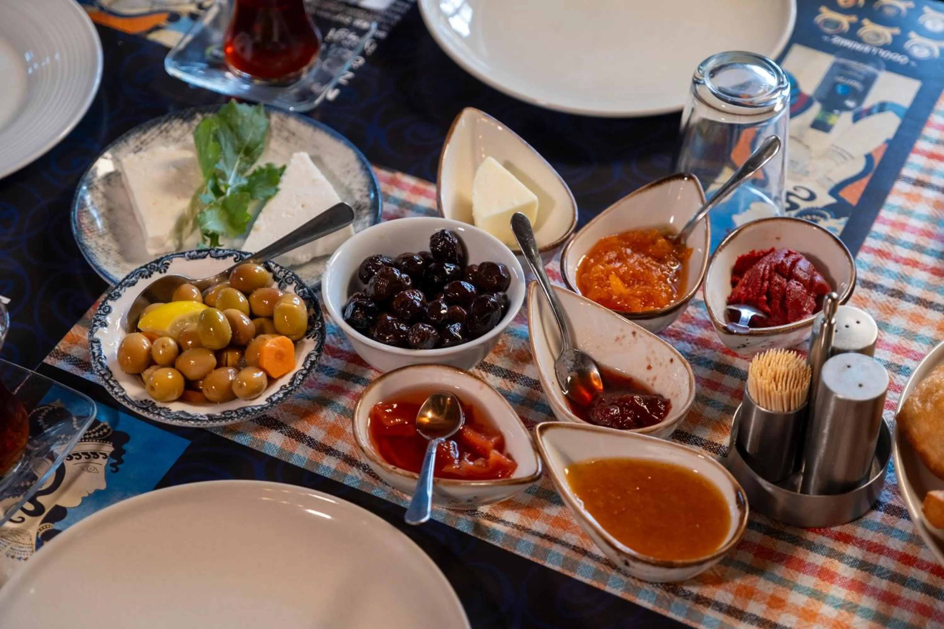 Food and drinks in Mavras Tas Odalar