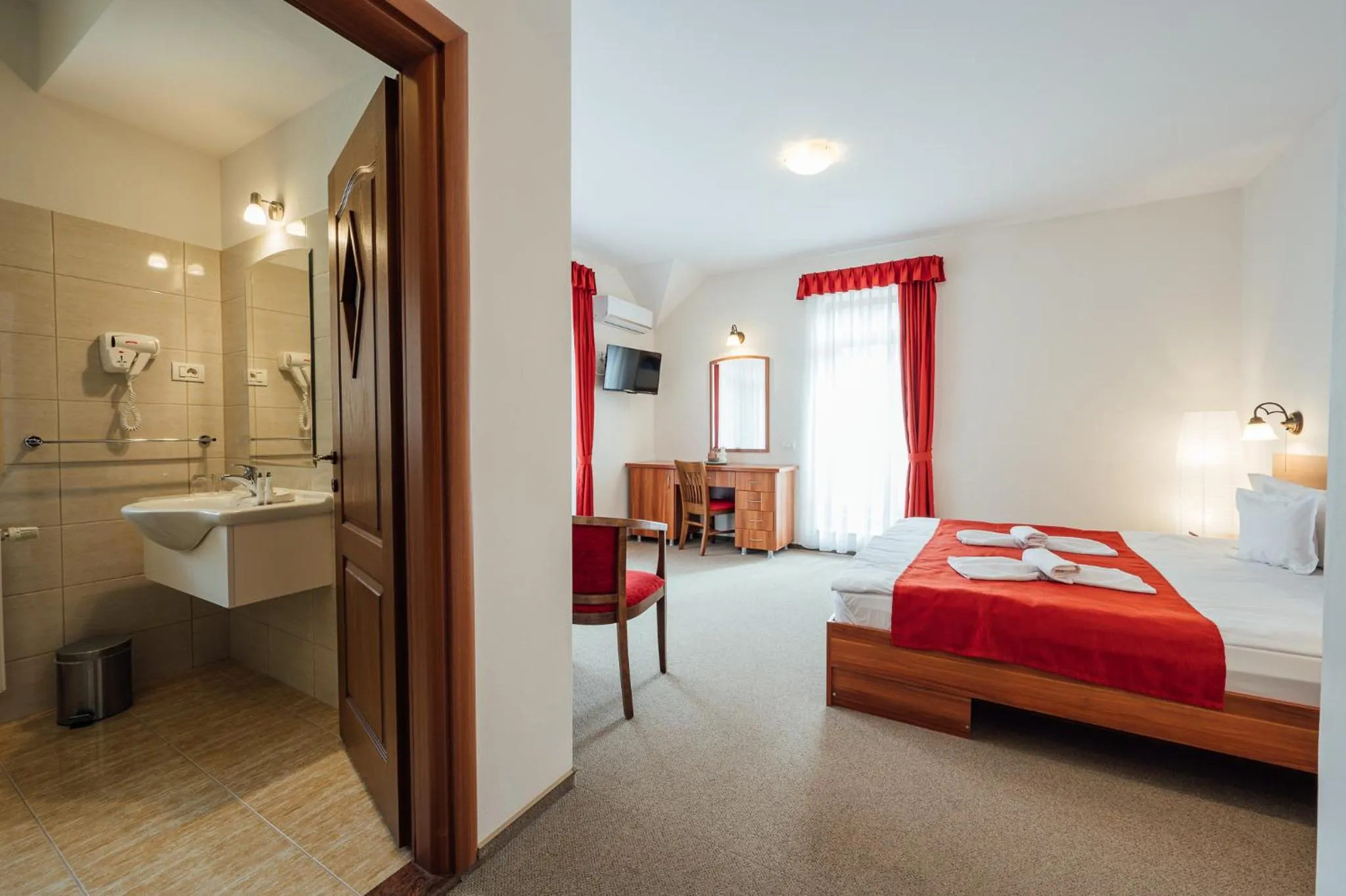 Photo of the whole room, Bed in Pensiunea Comfort