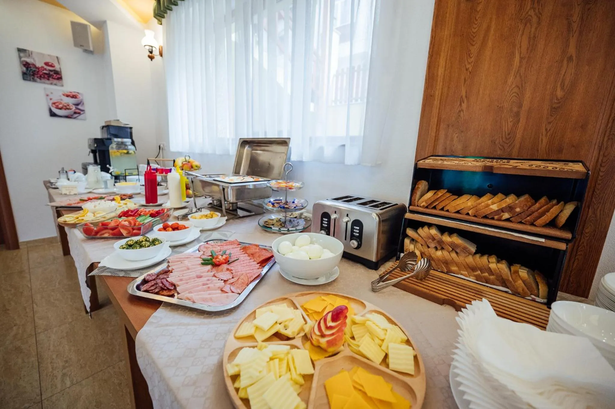 Breakfast in Pensiunea Comfort