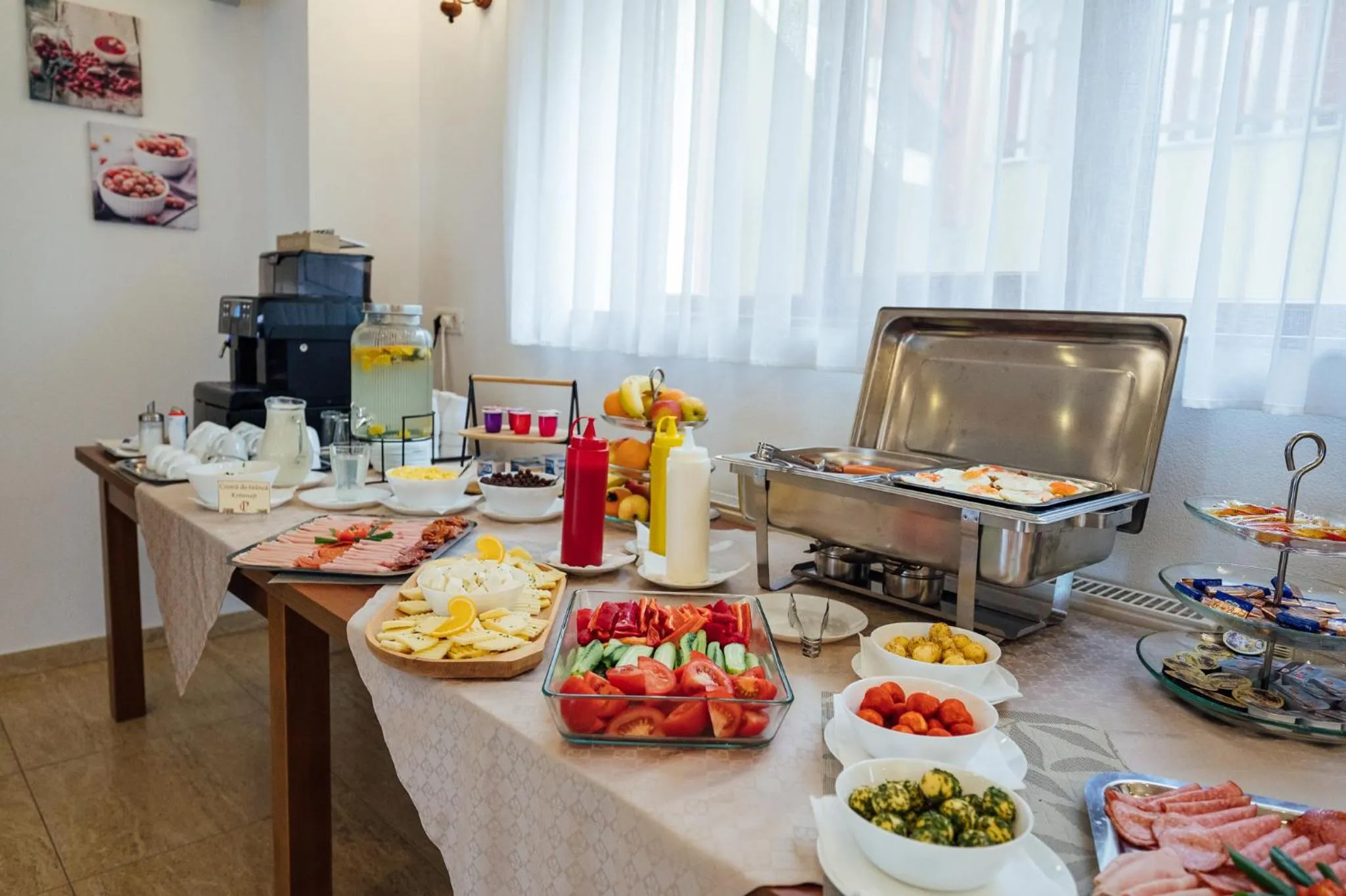 Breakfast in Pensiunea Comfort