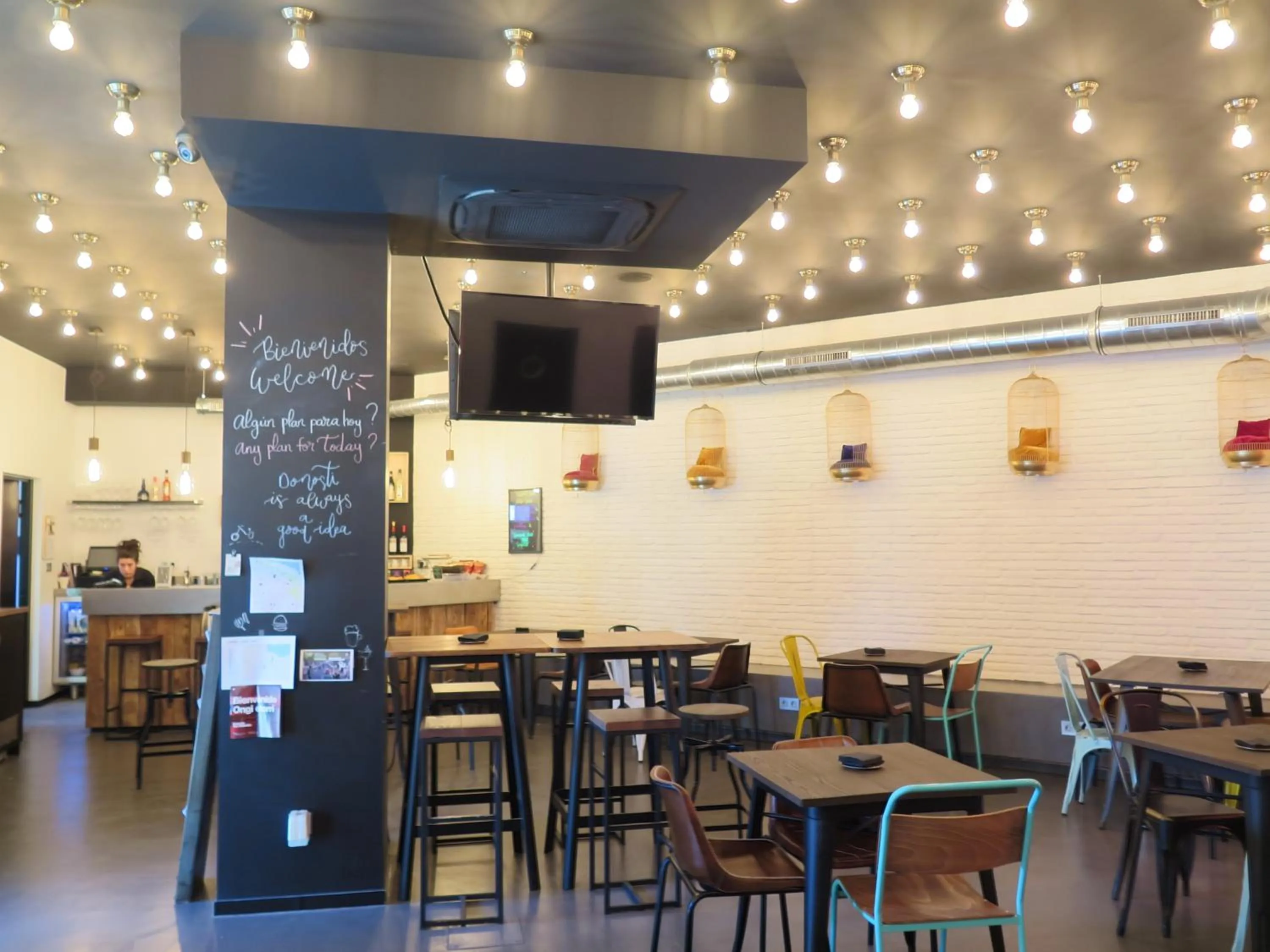 Lounge or bar in Koisi Hostel