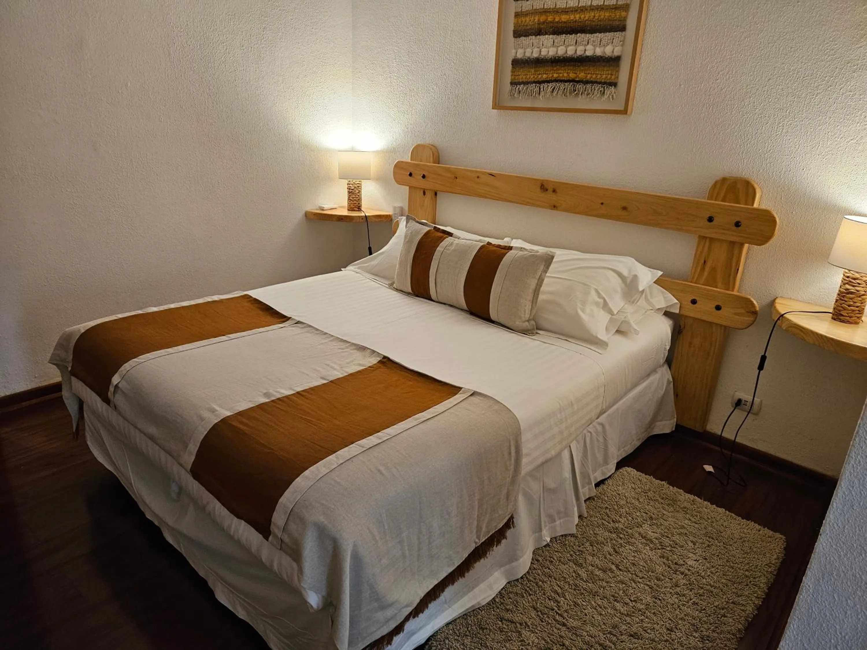 Photo of the whole room, Bed in Casa Calfu