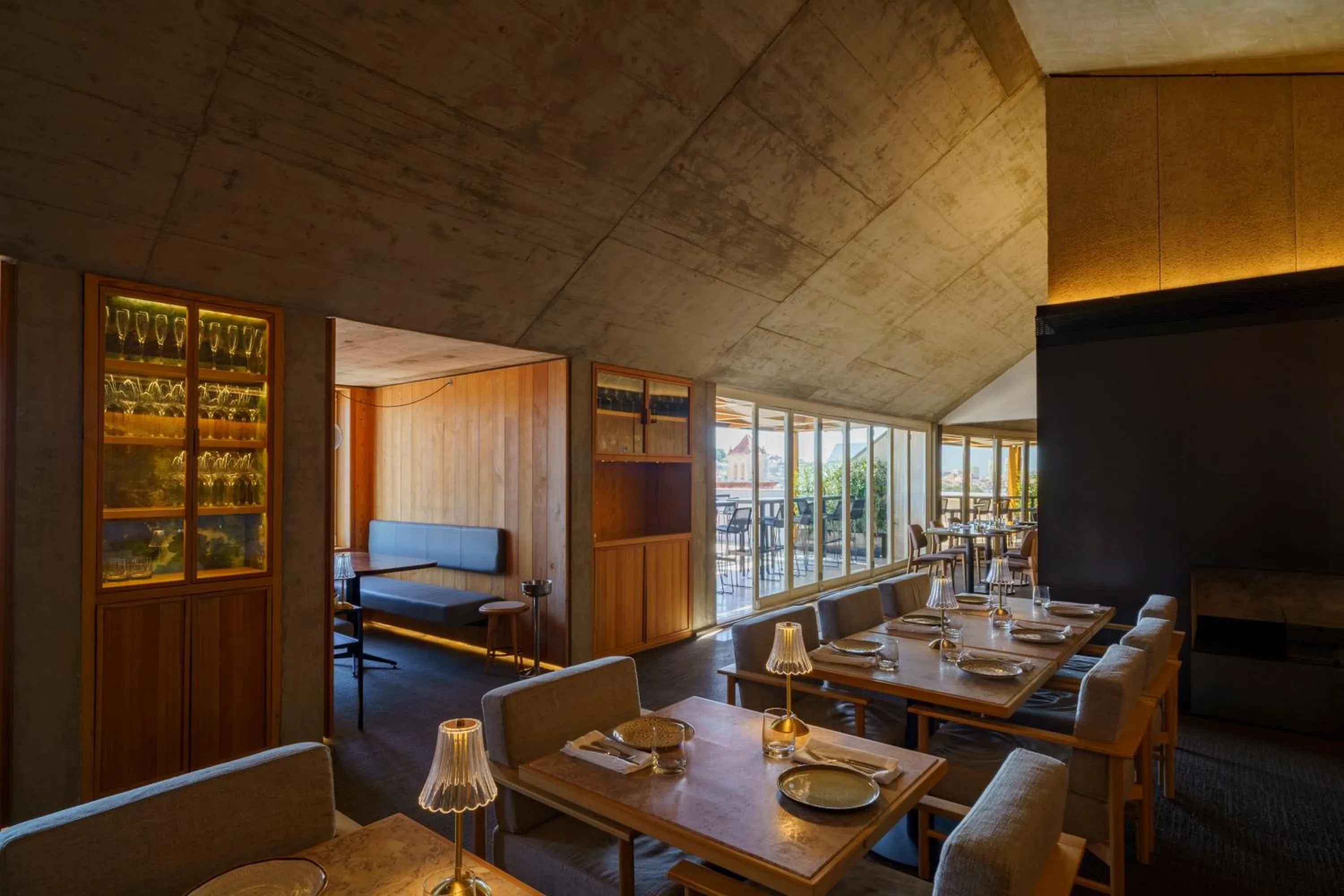 Restaurant/places to eat in Lisboa Pessoa Hotel