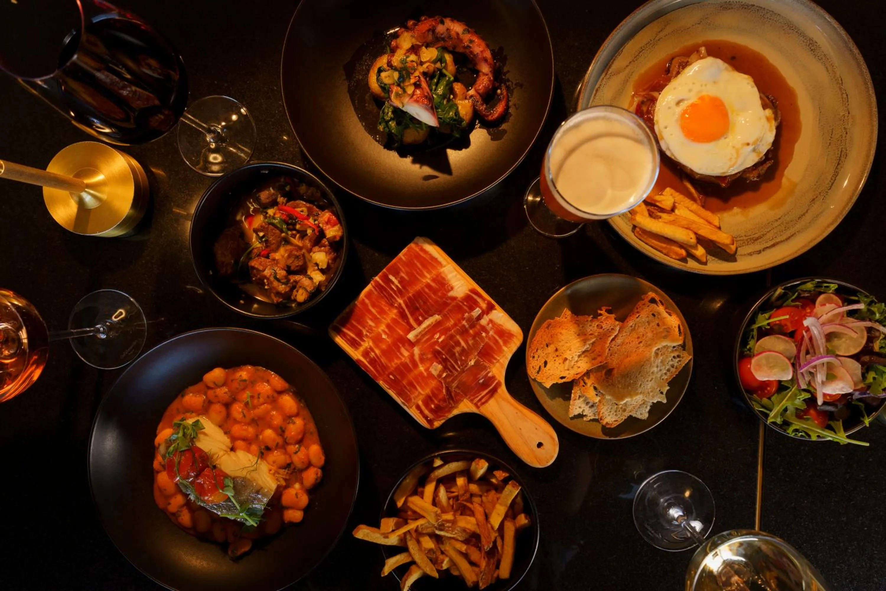 Restaurant/places to eat in Lisboa Pessoa Hotel