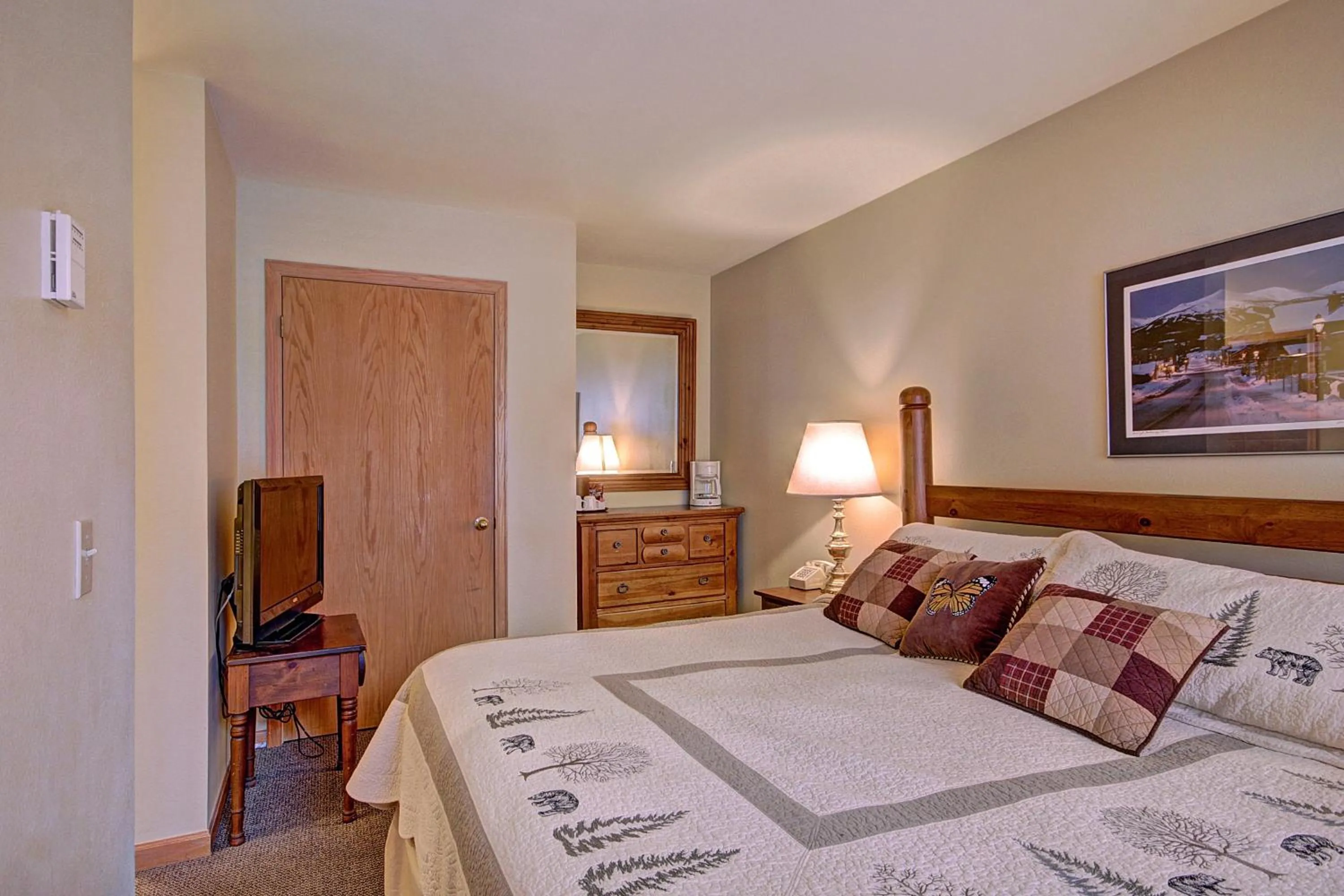 Bedroom, Bed in River Mountain Lodge by Breckenridge Hospitality