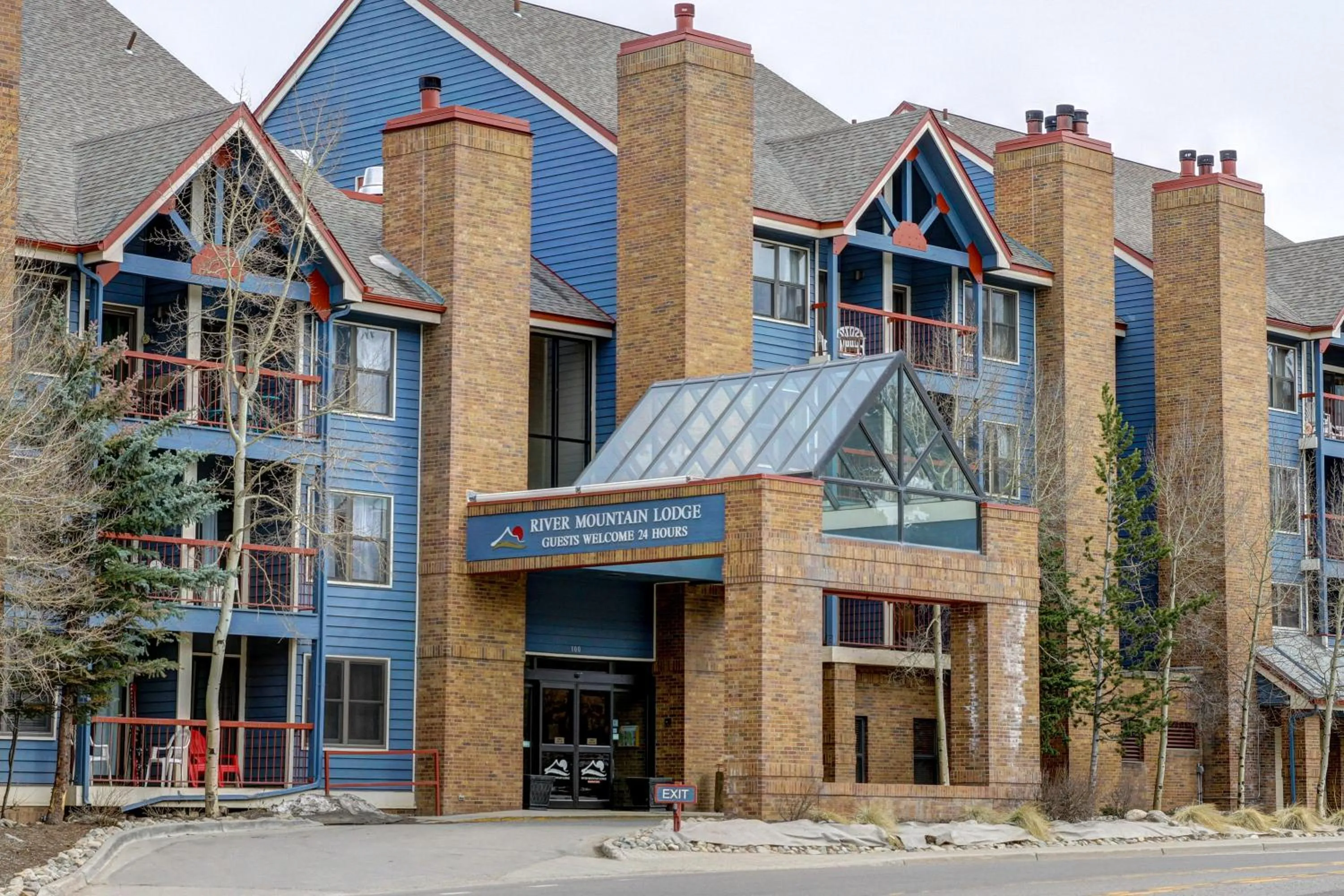 Facade/entrance in River Mountain Lodge by Breckenridge Hospitality