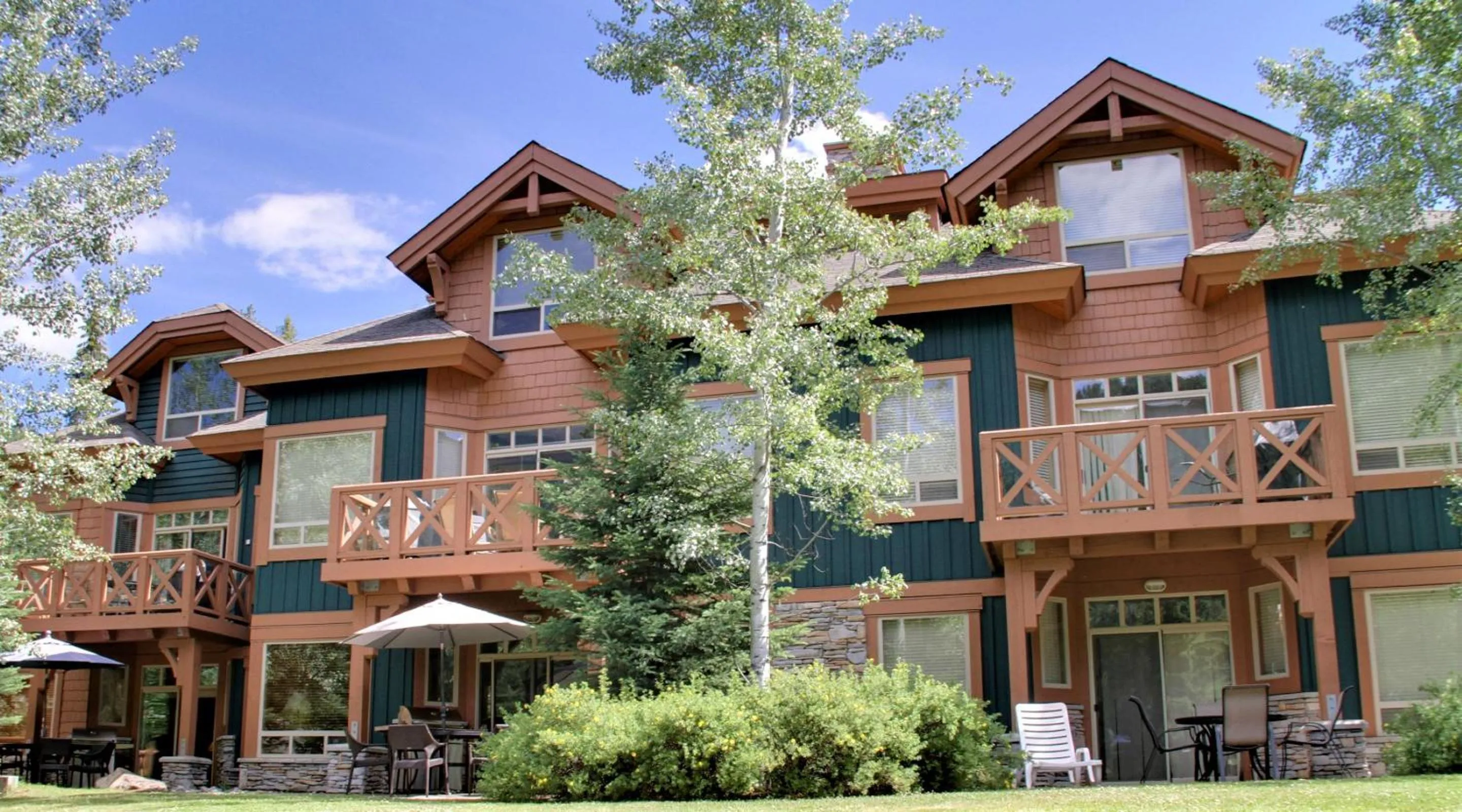 Property building in Embarc Panorama