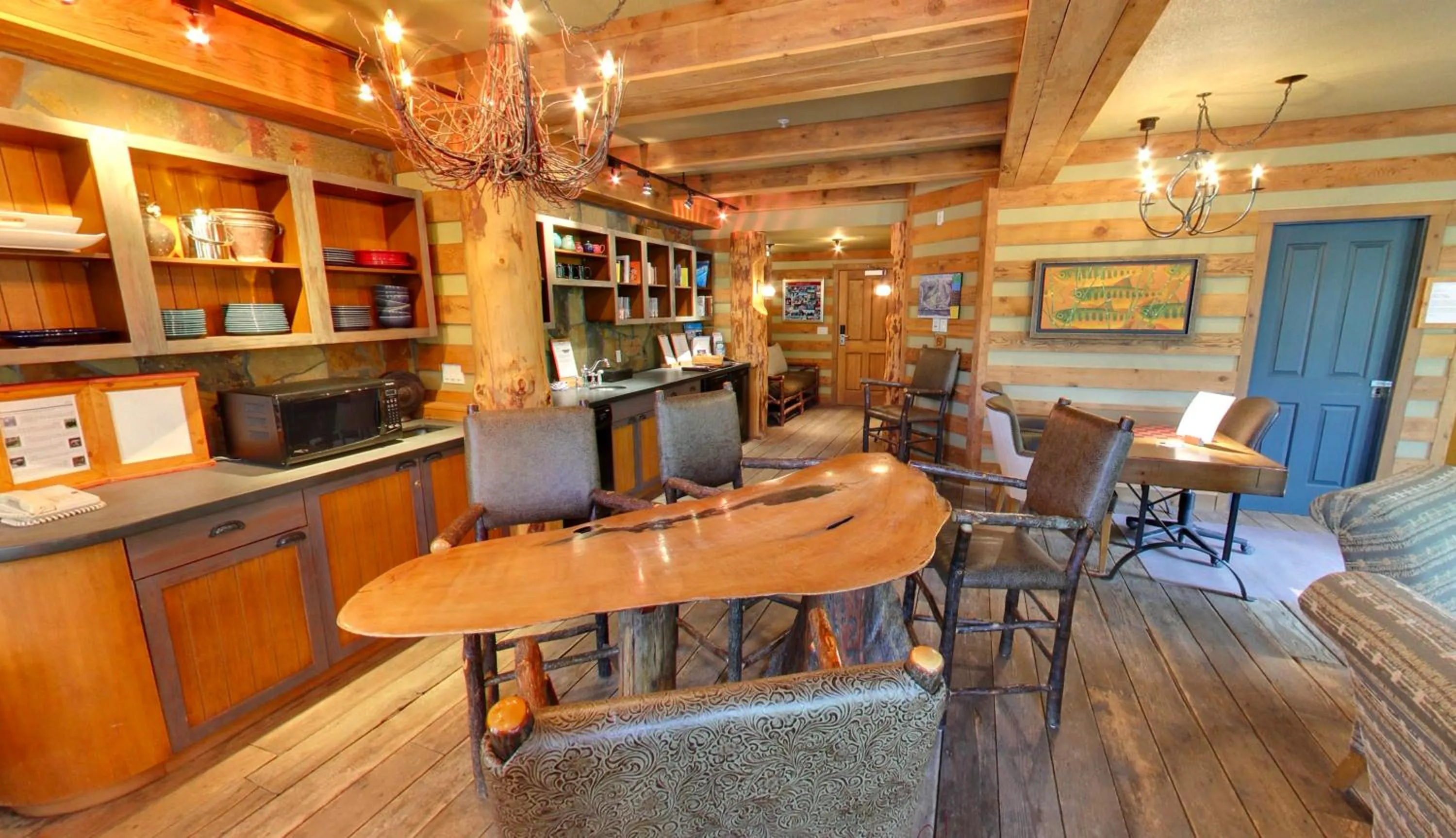 Restaurant/places to eat in Embarc Panorama