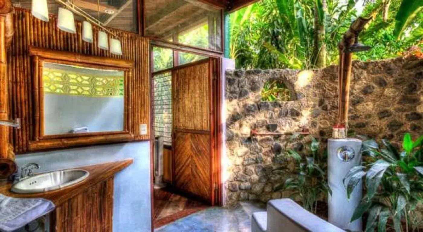 Deluxe Junior Suite in Iguana Lodge Beach Resort Deluxe Junior Suite in Iguana Lodge Beach Resort