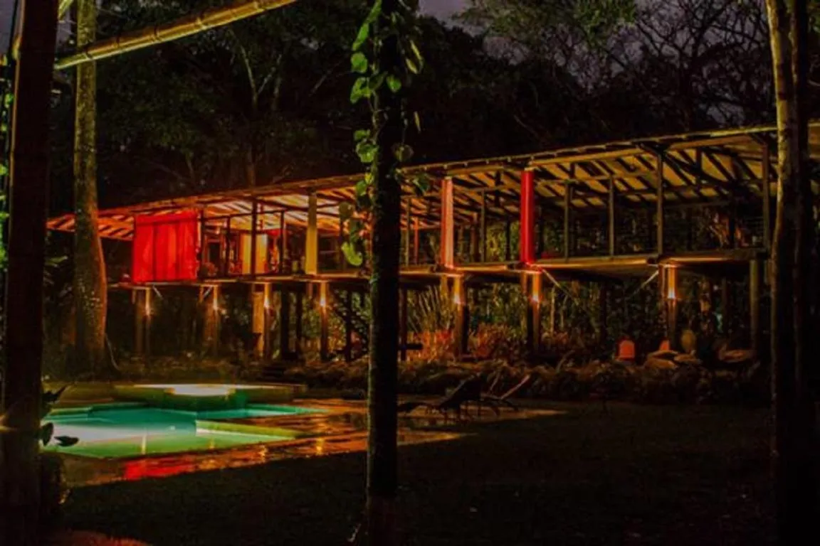 Iguana Lodge Beach Resort