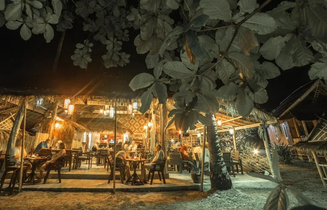 Restaurant/places to eat in Lazy Days Bungalows