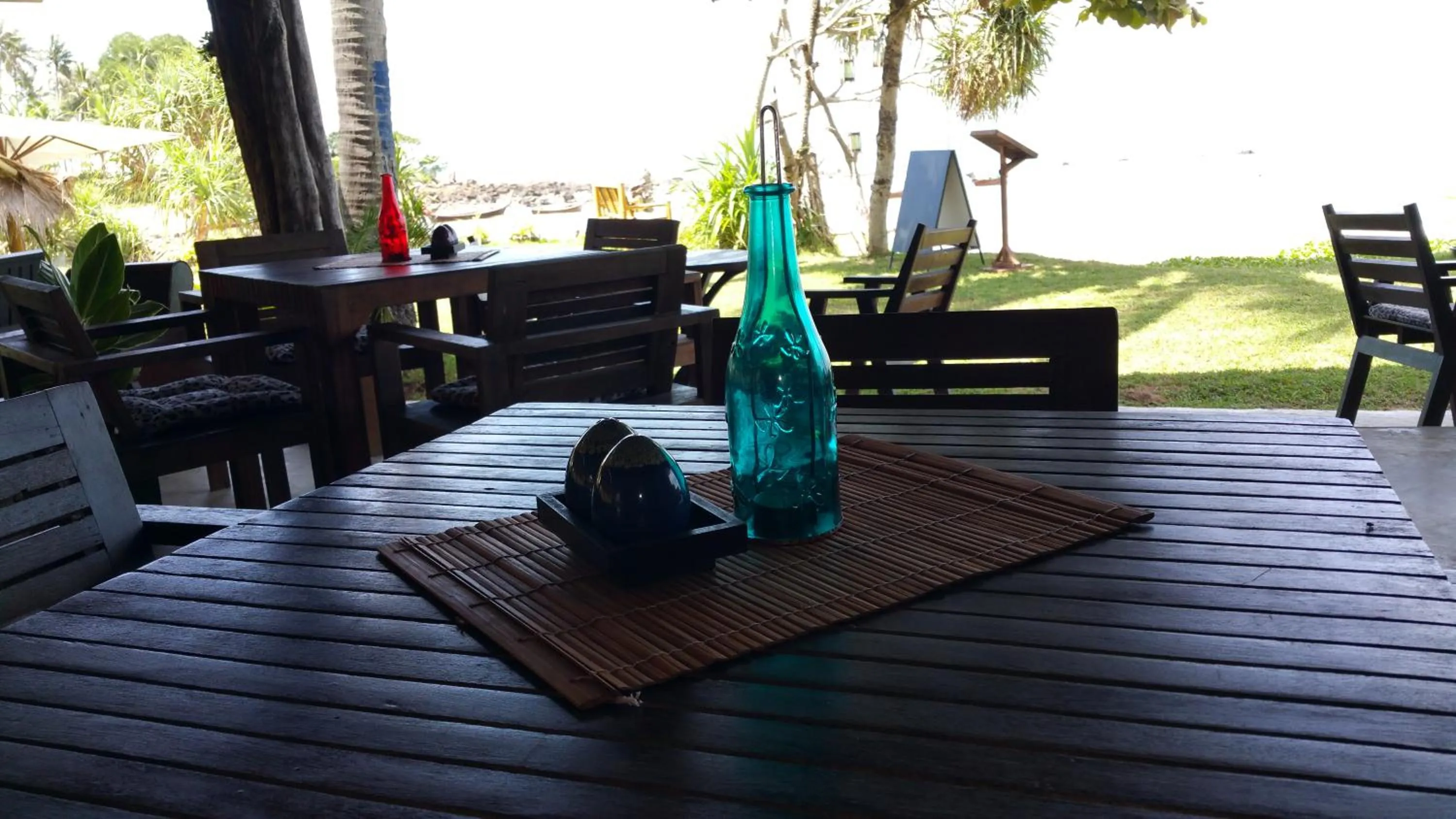 Restaurant/places to eat in Lazy Days Bungalows