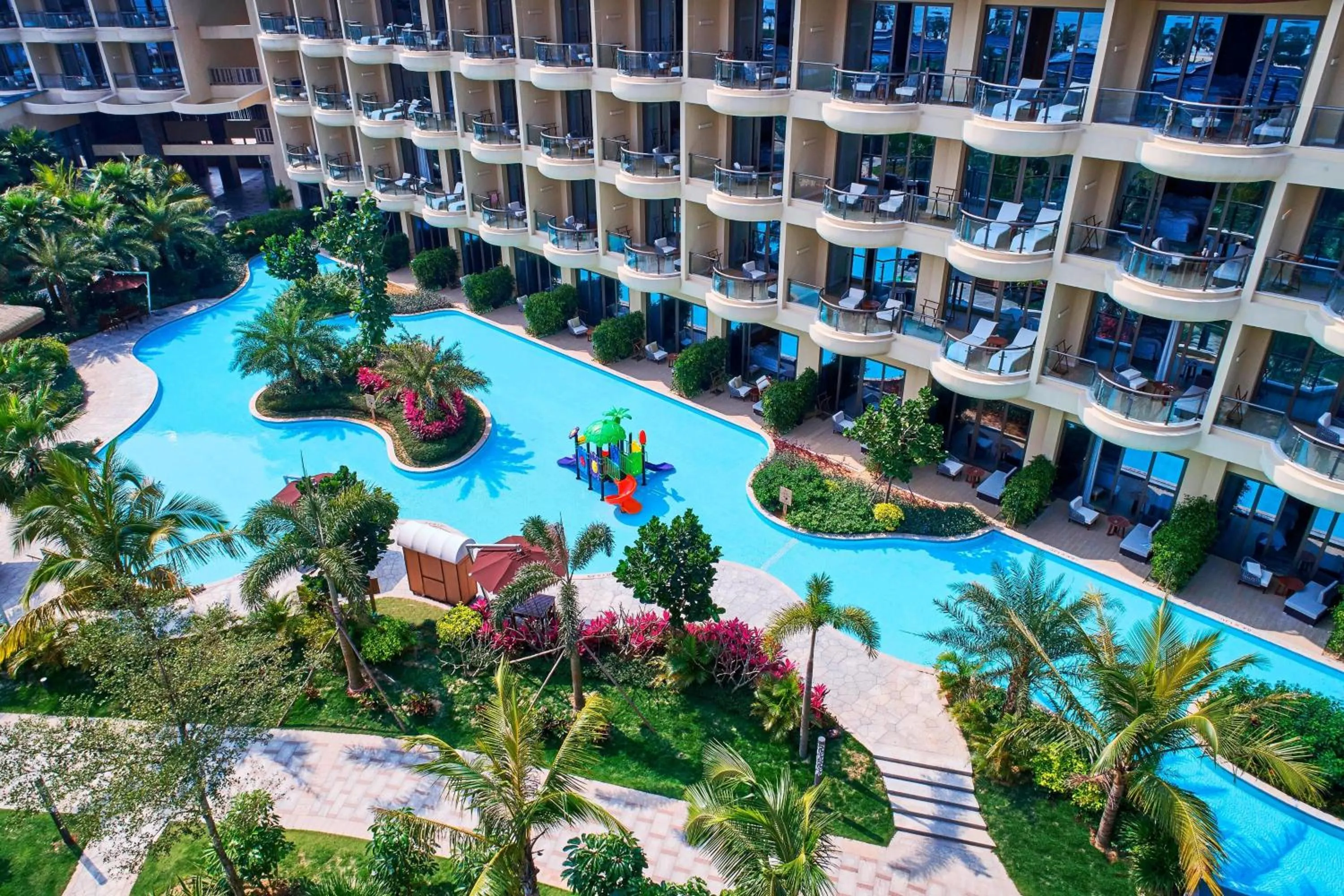 Swimming pool in The Westin Shimei Bay Resort