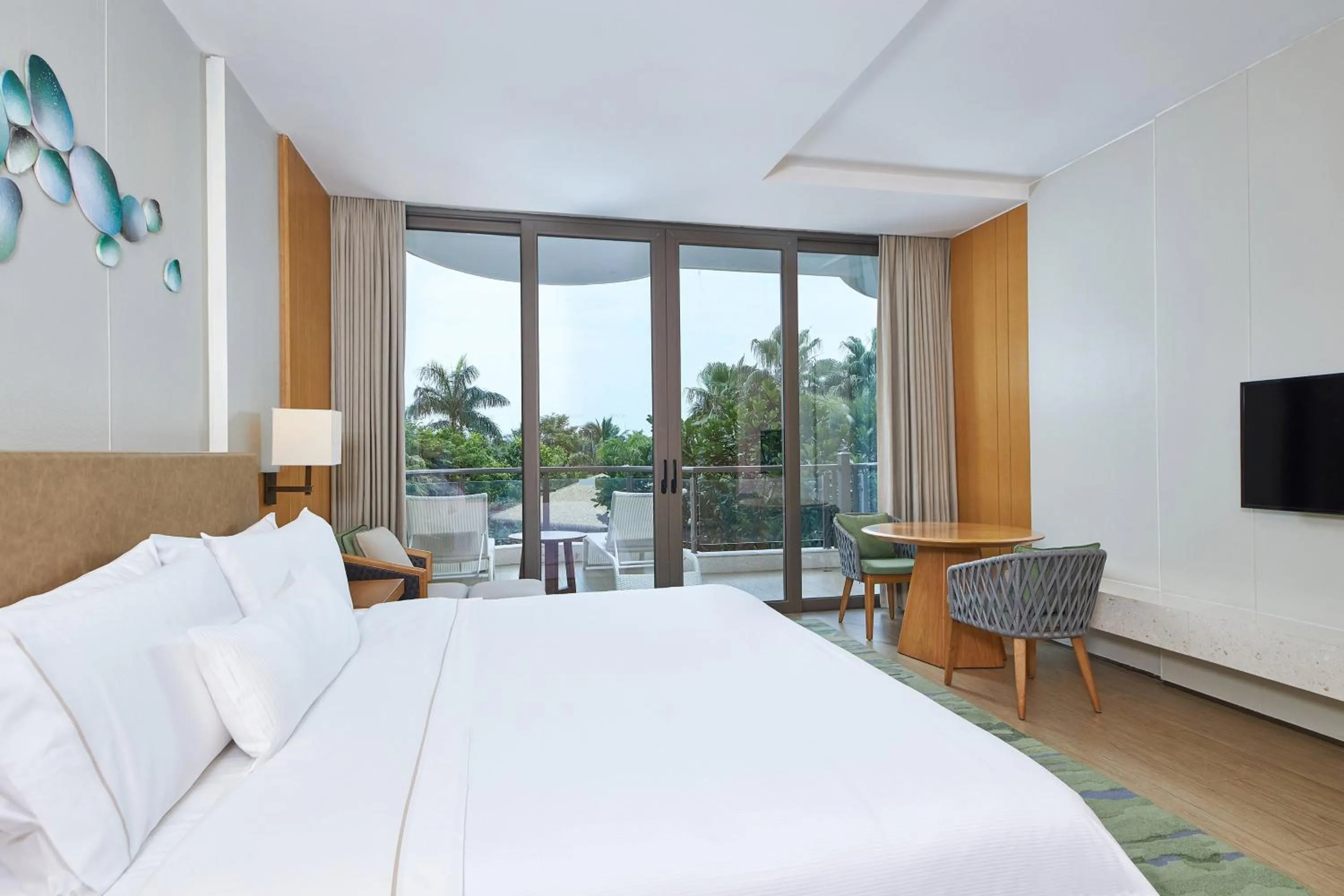 Photo of the whole room, Bed in The Westin Shimei Bay Resort