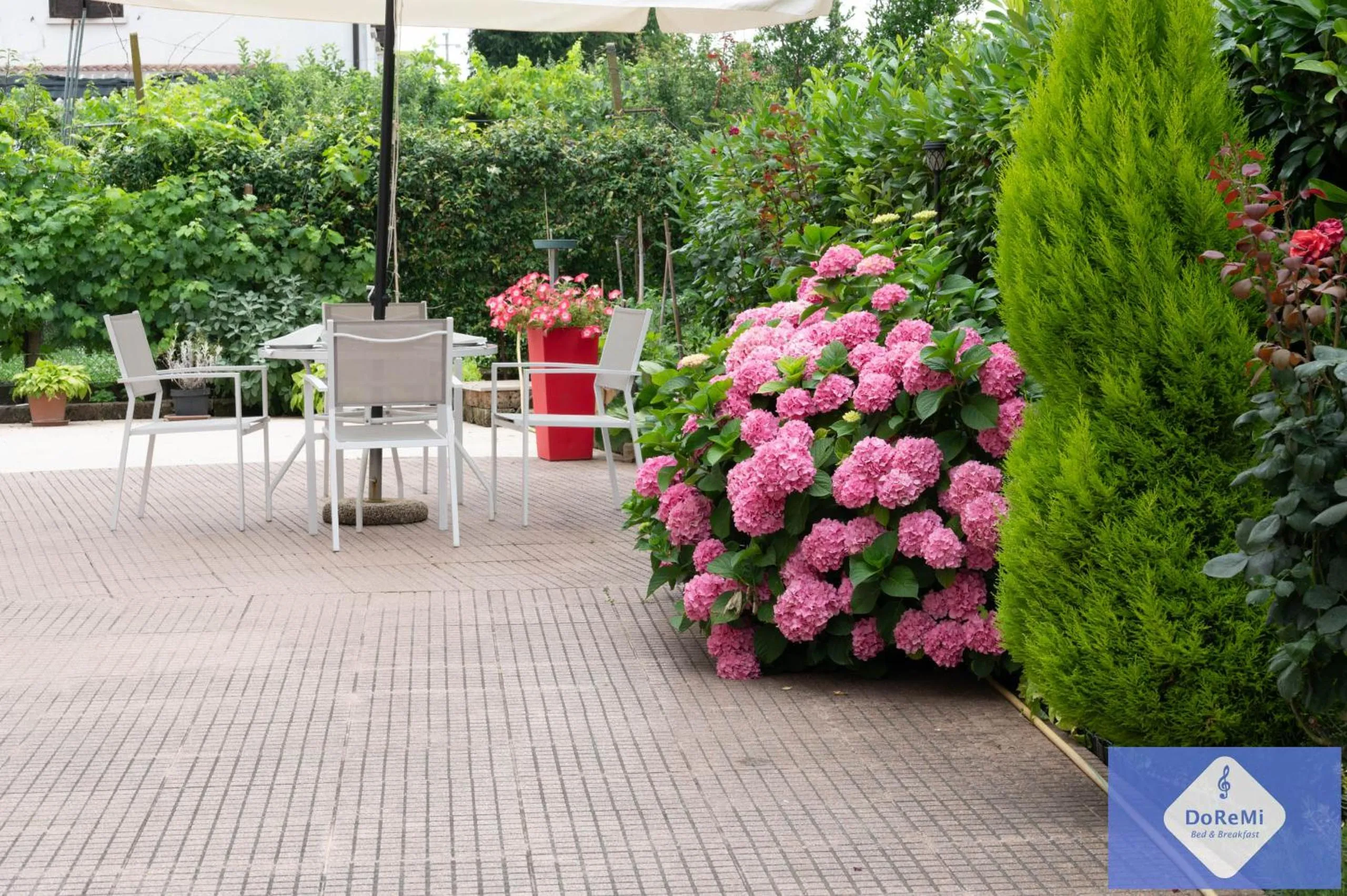 Garden view in B&B al Doremi