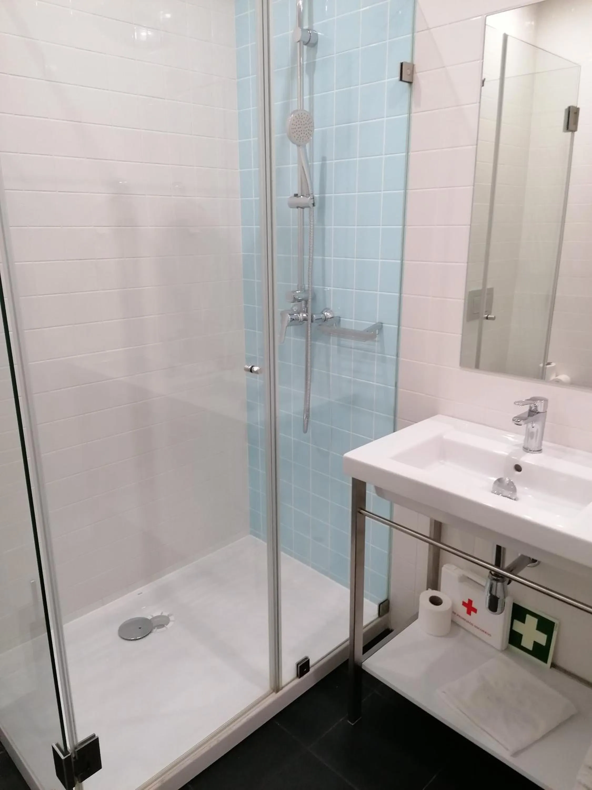 Shower in Casa de São Bento by PURUS