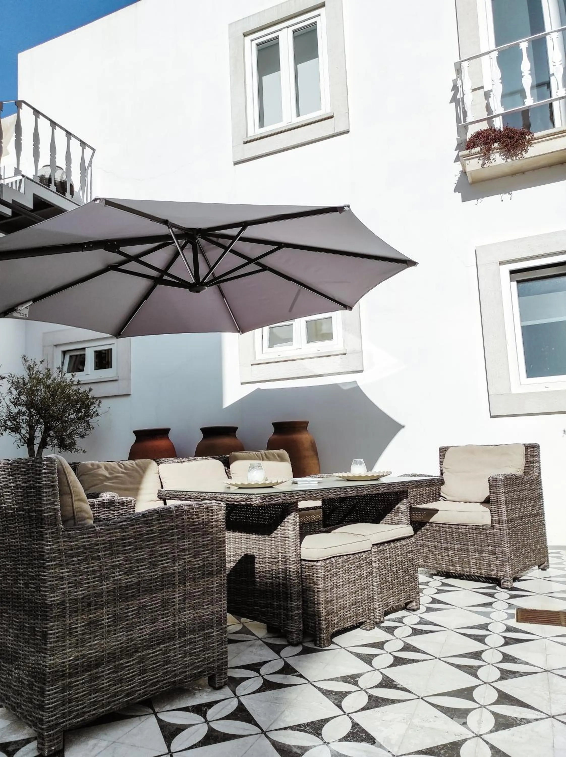 Patio in Casa de São Bento by PURUS