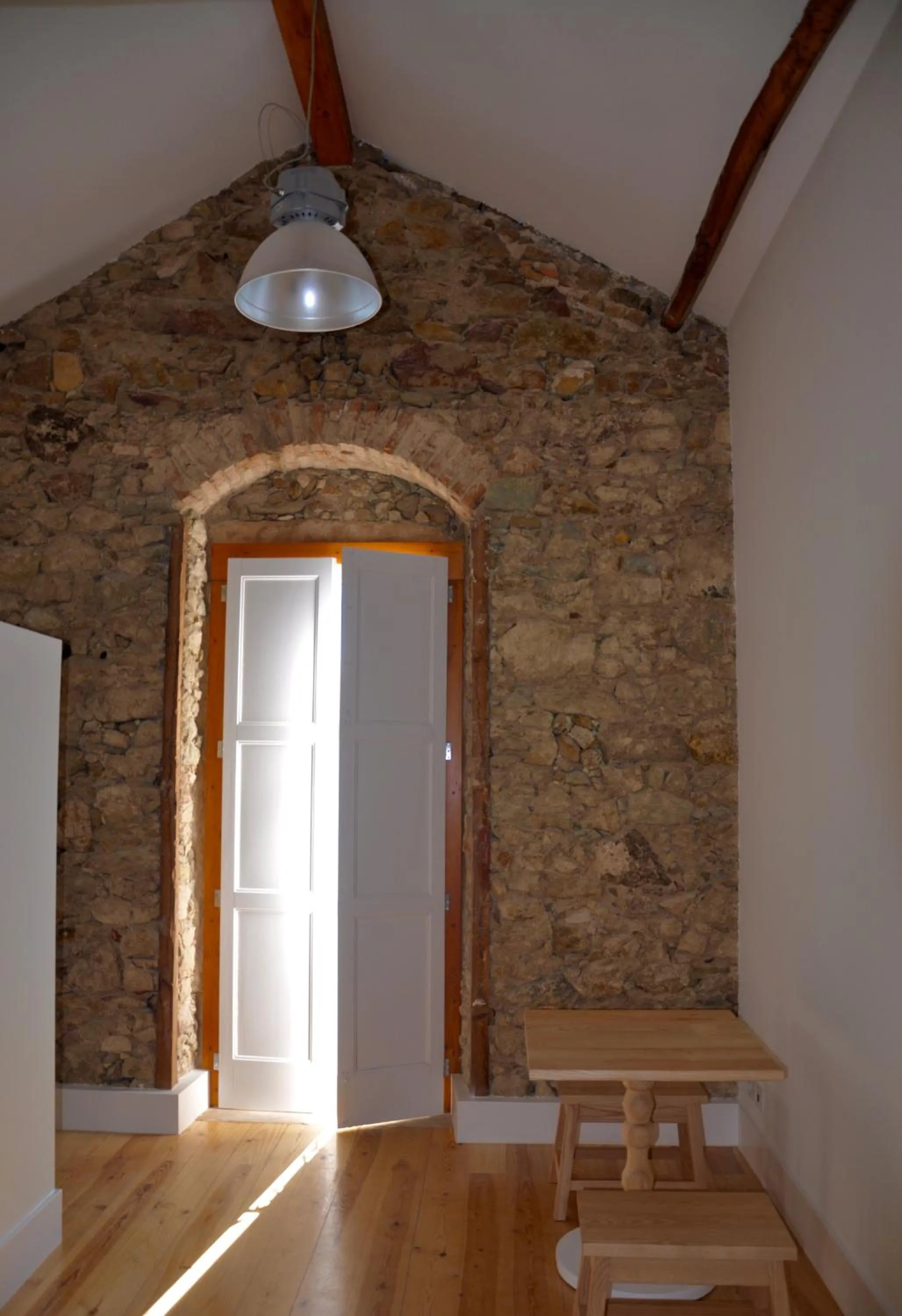Dining area in Casa de São Bento by PURUS